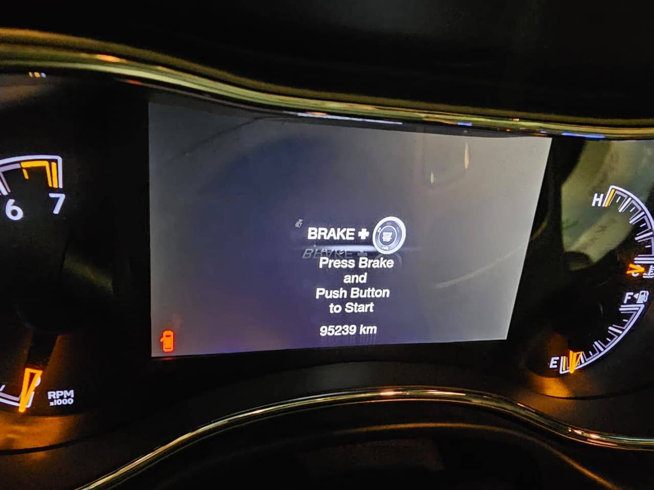 2019 JEEP GRAND CHEROKEE LAREDO — 95239 KM — Lot G2KC59760 — Main - Marhaba Auctions Used Cars - Image 11