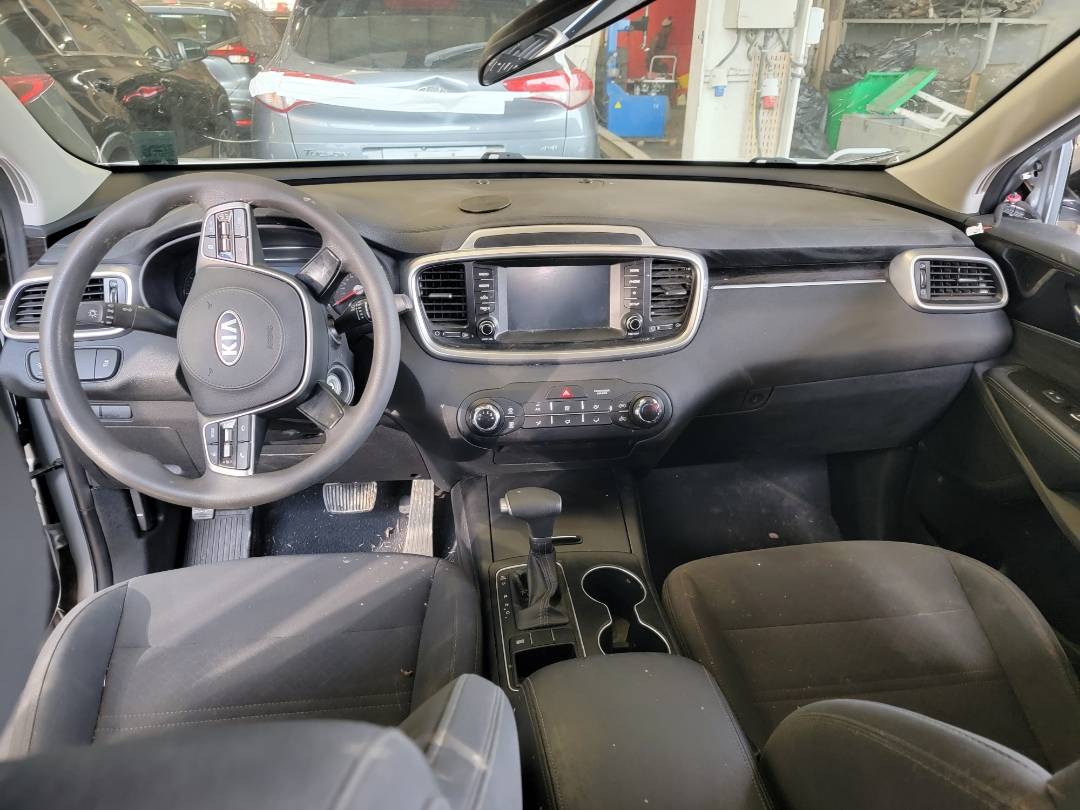 2019 KIA SORENTO — 122378 Miles — Lot G586083 — Souq - Marhaba Auctions Used Cars - Image 6