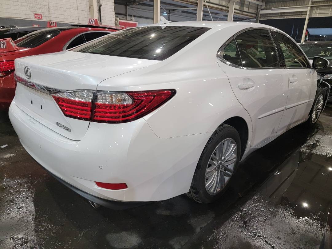 2014 LEXUS ES 350 — 59280 Miles — Lot 150452 - Marhaba Auctions Used Cars - Image 4
