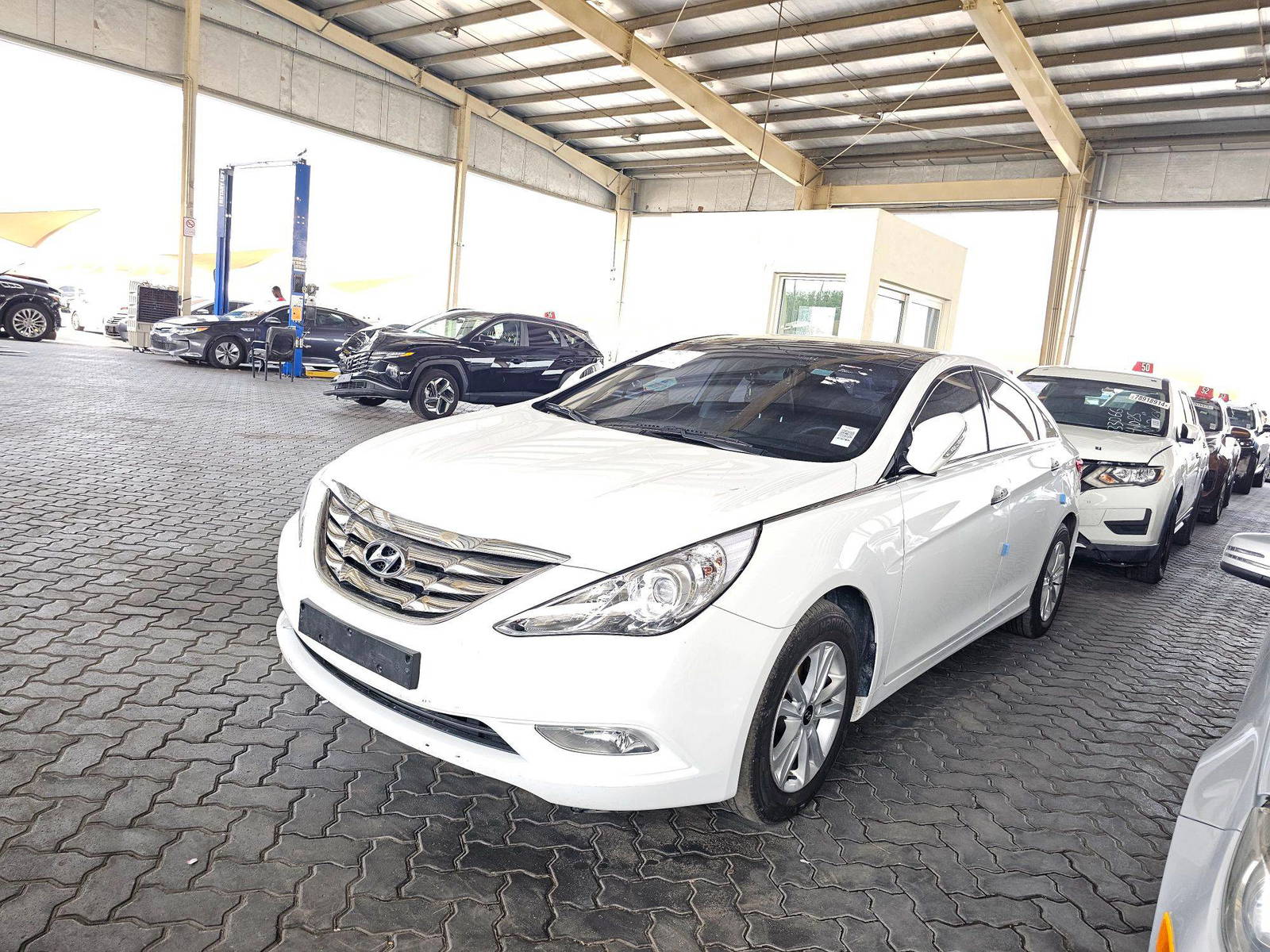 2011 HYUNDAI SONATA — 96446 KM — Lot 236326 — Souq - Marhaba Auctions Used Cars - Image 5