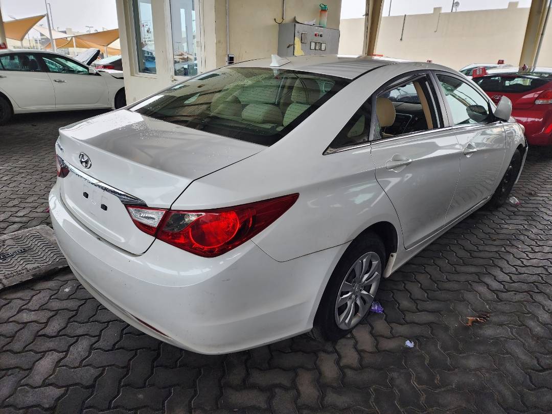 2011 HYUNDAI SONATA — 73555 Miles — Lot H215727 - Marhaba Auctions Used Cars - Image 8
