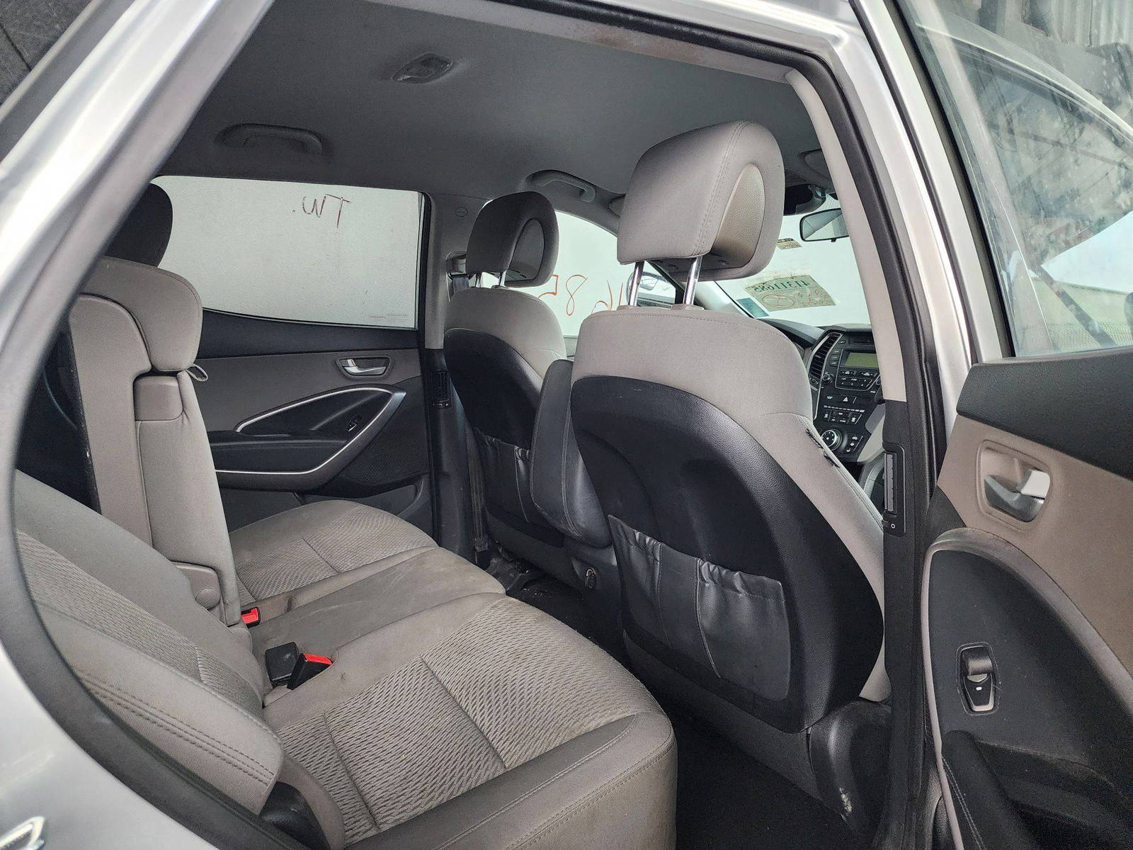 2015 HYUNDAI SANTA FE — 155473 Miles — Lot G282826 — Souq - Marhaba Auctions Used Cars - Image 7