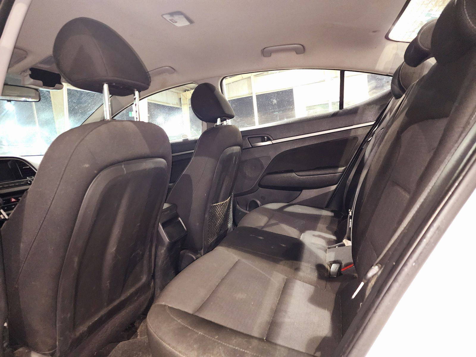 2018 HYUNDAI ELANTRA — 117640 KM — Lot 694539 — Souq - Marhaba Auctions Used Cars - Image 6