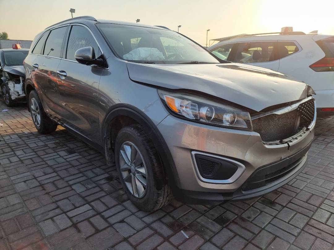2018 KIA SORENTO — 126830 Miles — Lot 214578 — Souq - Marhaba Auctions Used Cars - Image 3