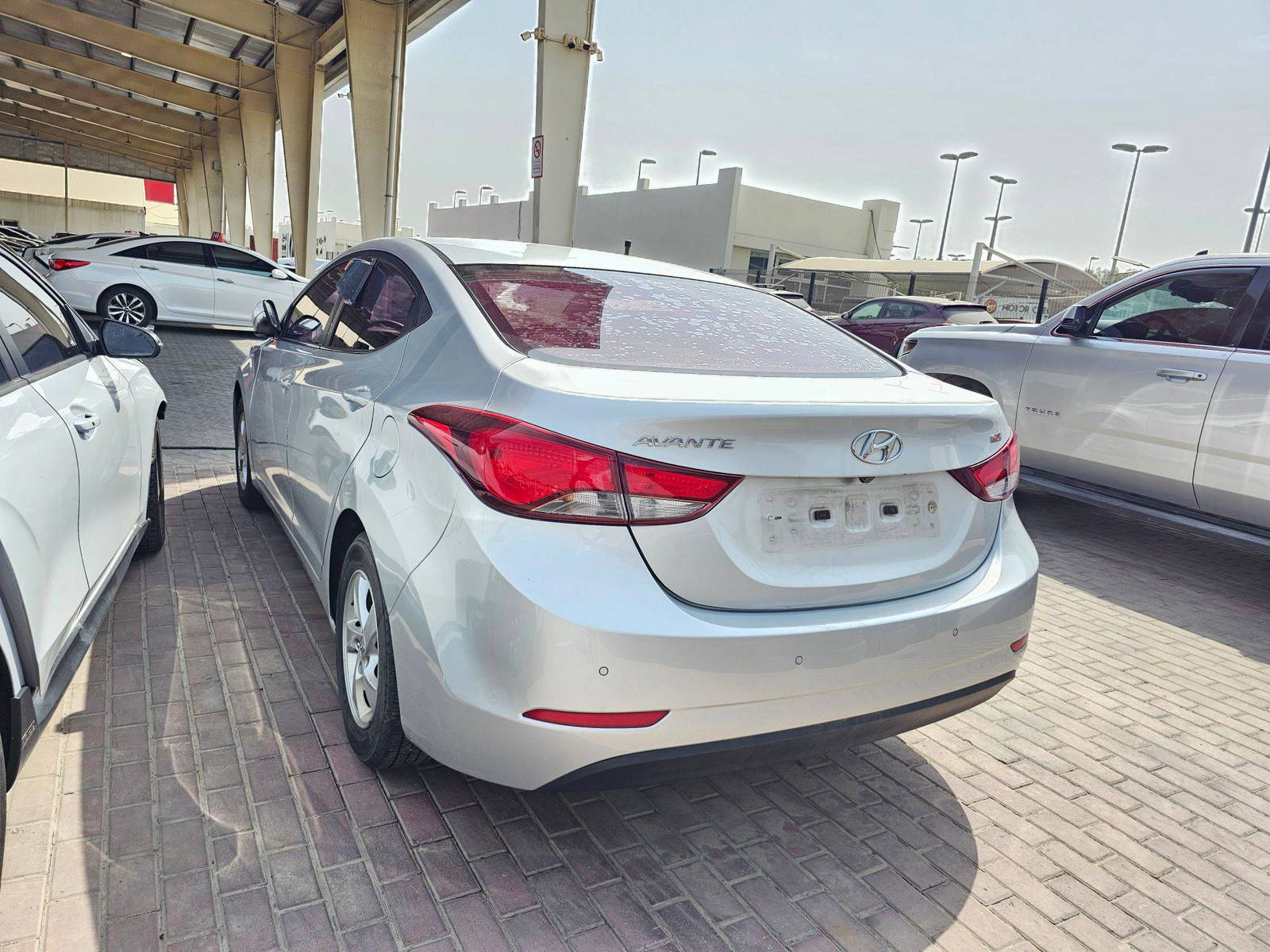 2016 HYUNDAI AVANTE — 122880 KM — Lot 620259 — Souq - Marhaba Auctions Used Cars - Image 5