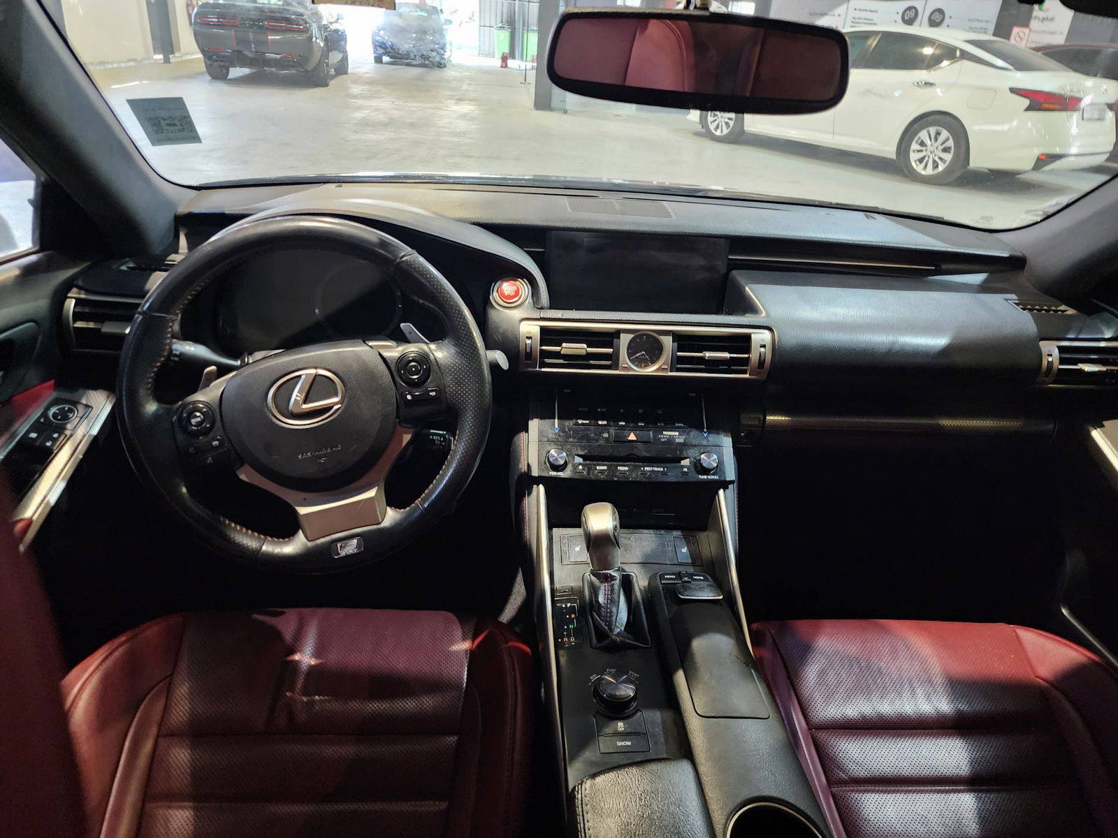 2014 LEXUS IS-350 — 183765 Miles — Lot 6E5004904 — Souq - Marhaba Auctions Used Cars - Image 8