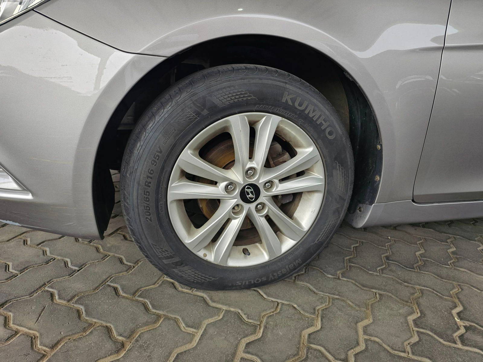 2011 HYUNDAI SONATA — 148961 KM — Lot 337871 — Souq - Marhaba Auctions Used Cars - Image 10