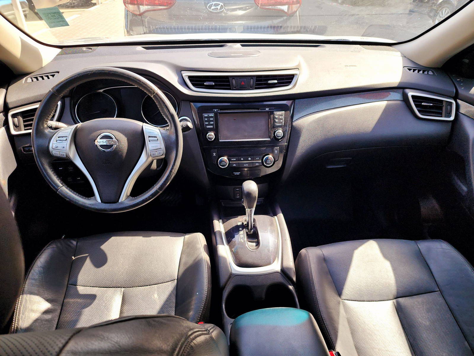 2015 NISSAN ROGUE — 130432 Miles — Lot C809347 — Souq - Marhaba Auctions Used Cars - Image 7