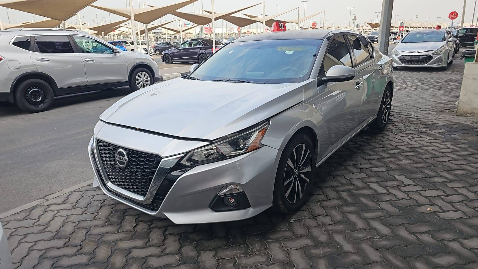 2020 NISSAN ALTIMA — 179305 KM — Lot 5LC150405 — Souq - Marhaba Auctions Used Cars - Image 3