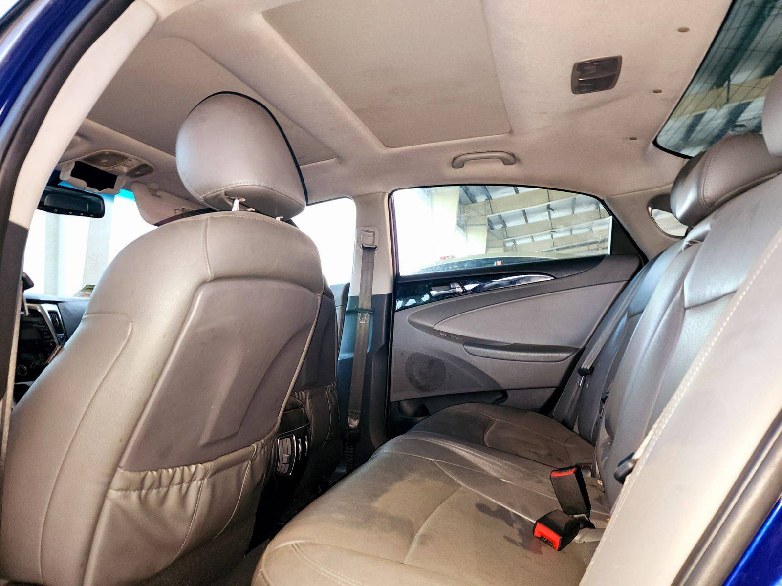 2012 HYUNDAI SONATA — 180556 Miles — Lot 58693604 — Souq - Marhaba Auctions Used Cars - Image 6