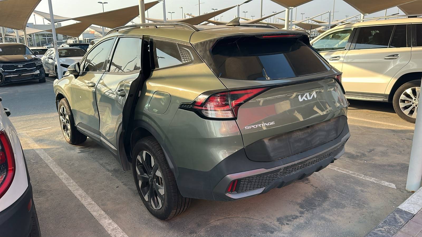 Kia SPORTAGE 2023 view 2