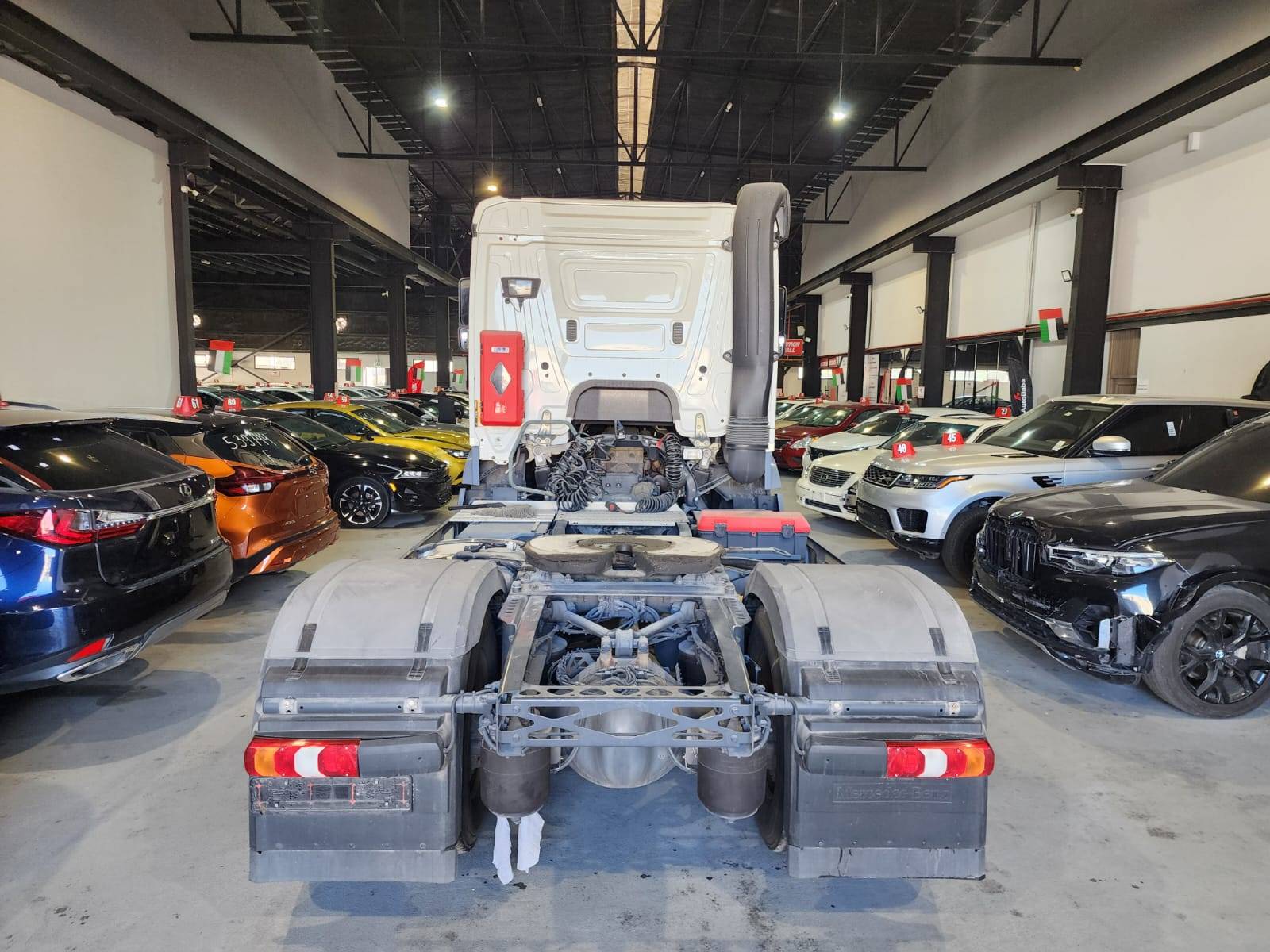 2016 MERCEDES BENZ ACTROS — 828173 KM — Lot 10033401 — Al Quoz - Marhaba Auctions Used Cars - Image 5