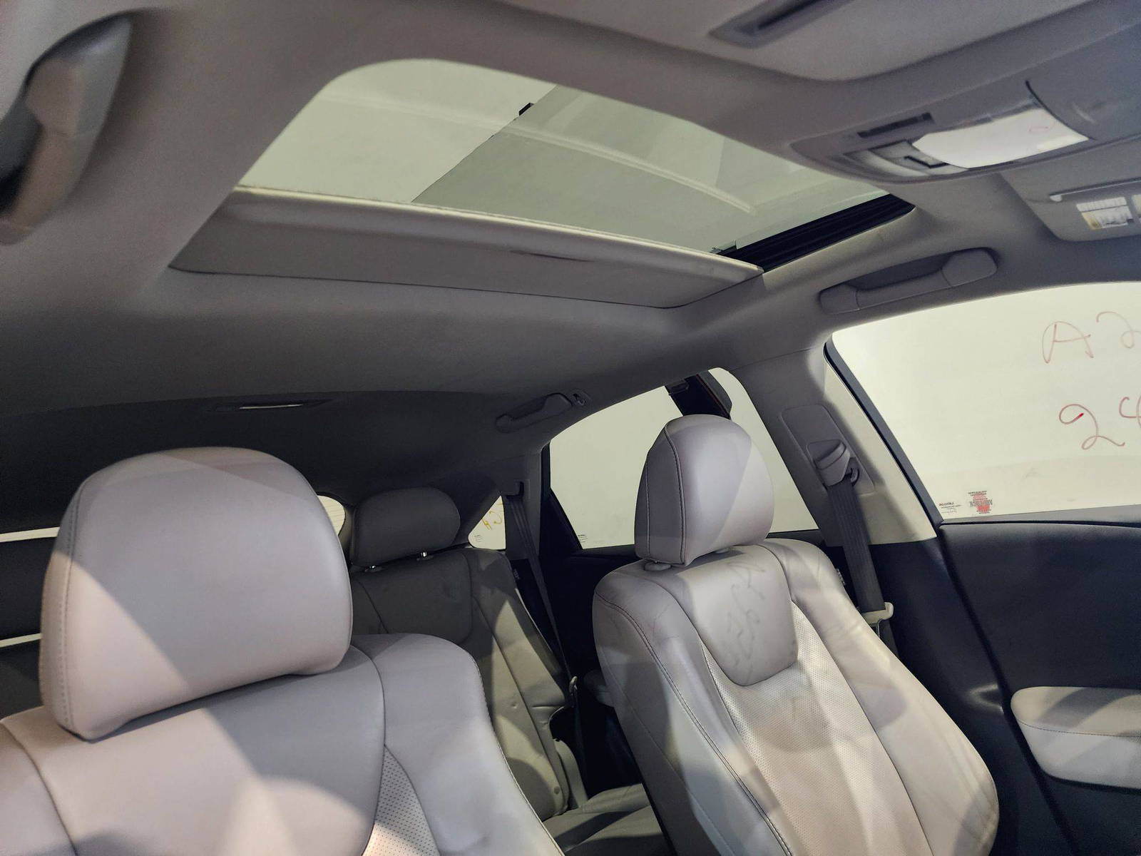 2015 LEXUS RX 350 — 176002 KM — Lot 215478 — Al Quoz - Marhaba Auctions Used Cars - Image 10