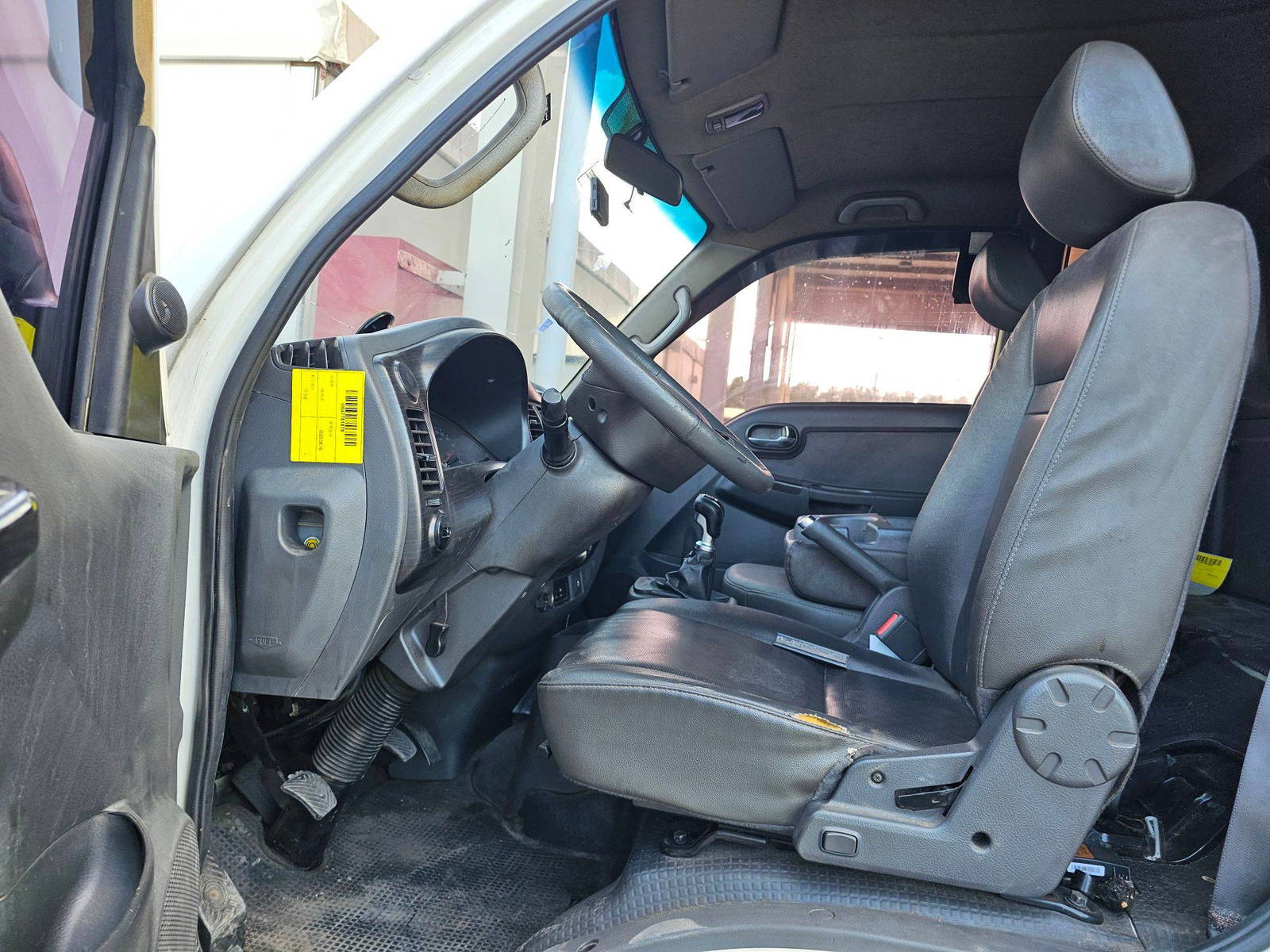 2019 KIA BONGO 3 — 244887 KM — Lot 305587 — Souq - Marhaba Auctions Used Cars - Image 11