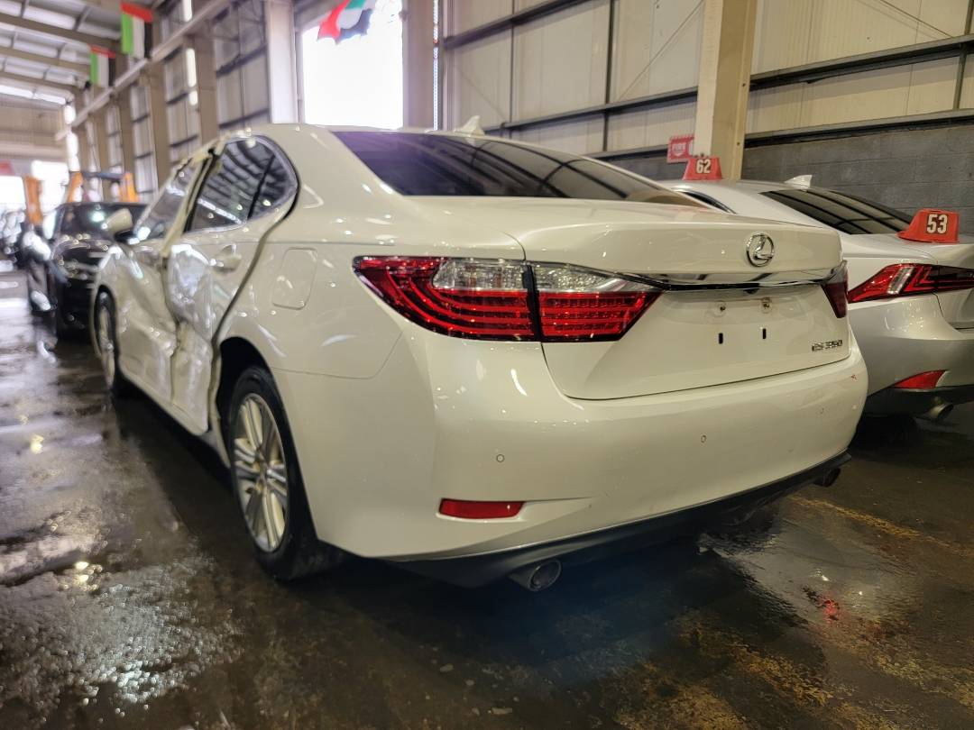 2014 LEXUS ES 350 — 185856 Miles — Lot 2108101 — Main - Marhaba Auctions Used Cars - Image 5