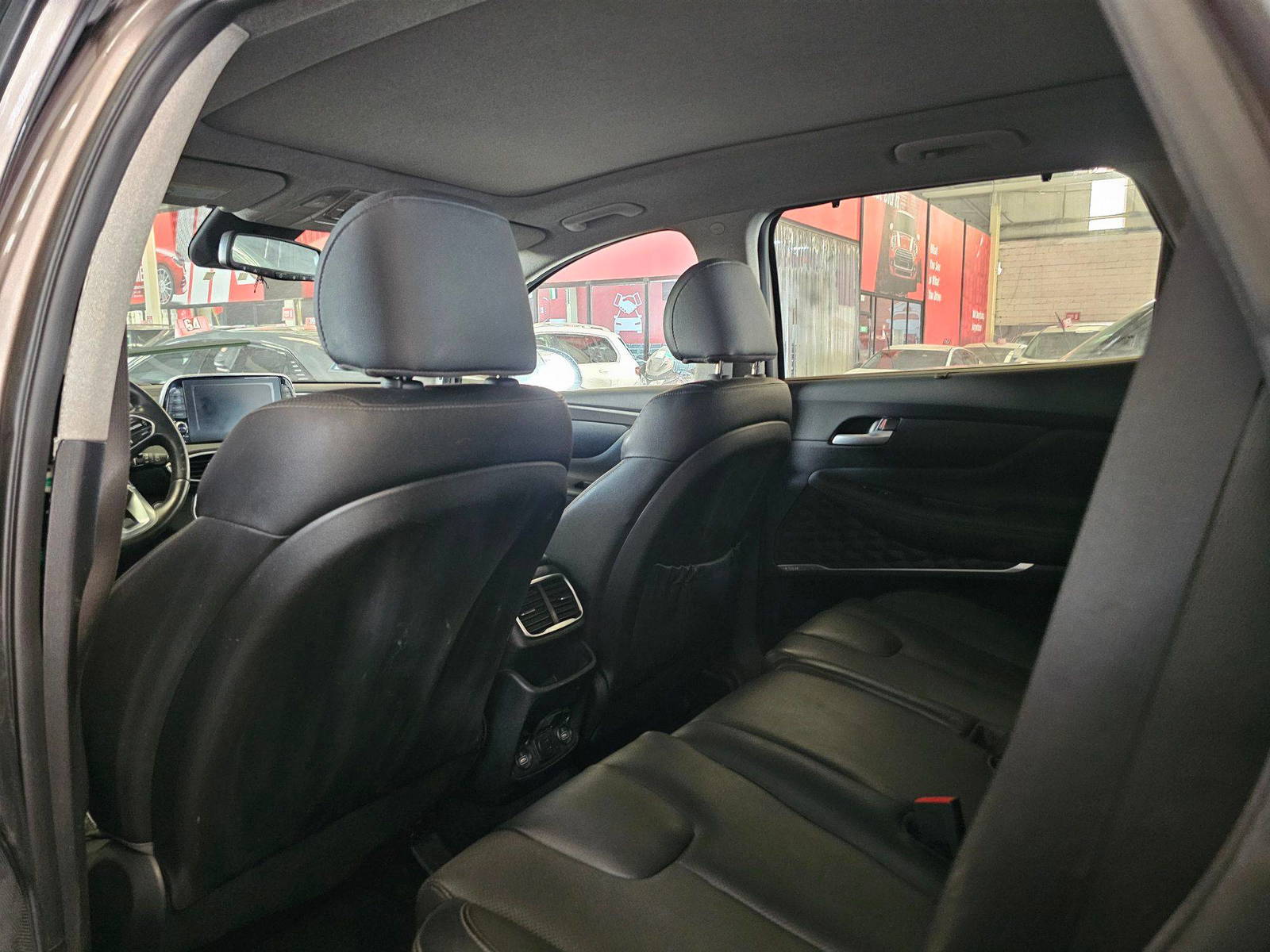 HYUNDAI SANTA FE LIMITED 2019 - Marhaba Auction Used Cars - Image 7