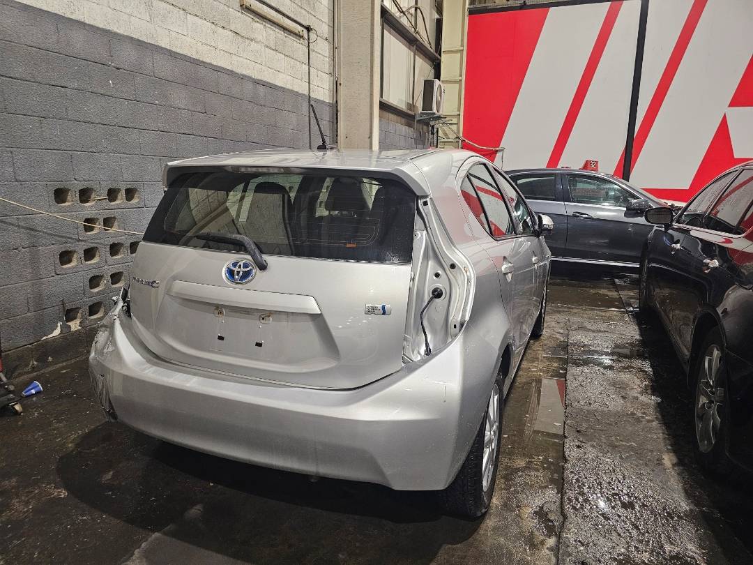 2012 TOYOTA PRIUS C — 241328 KM — Lot 68813875 — Main - Marhaba Auctions Used Cars - Image 6