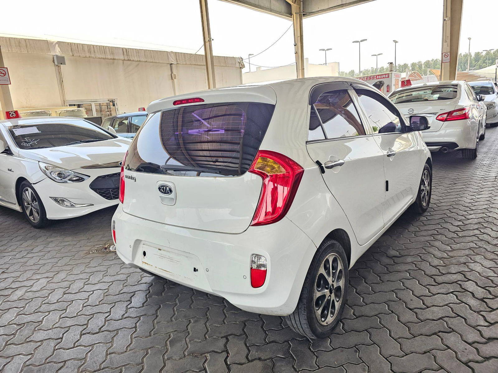 2012 KIA MORNING — 265744 KM — Lot 195774 — Souq - Marhaba Auctions Used Cars - Image 3