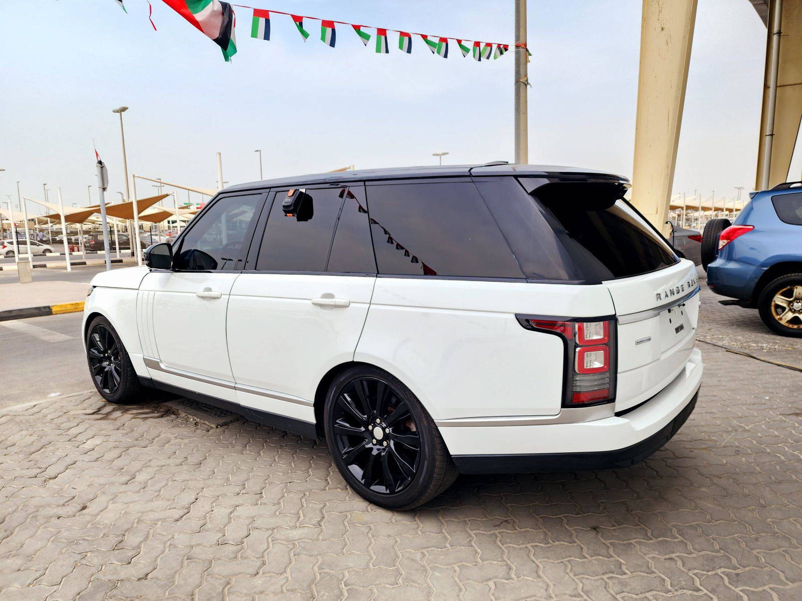 2015 LAND ROVER RANGE ROVER — 116713 KM — Lot 218648 — Souq - Marhaba Auctions Used Cars - Image 5