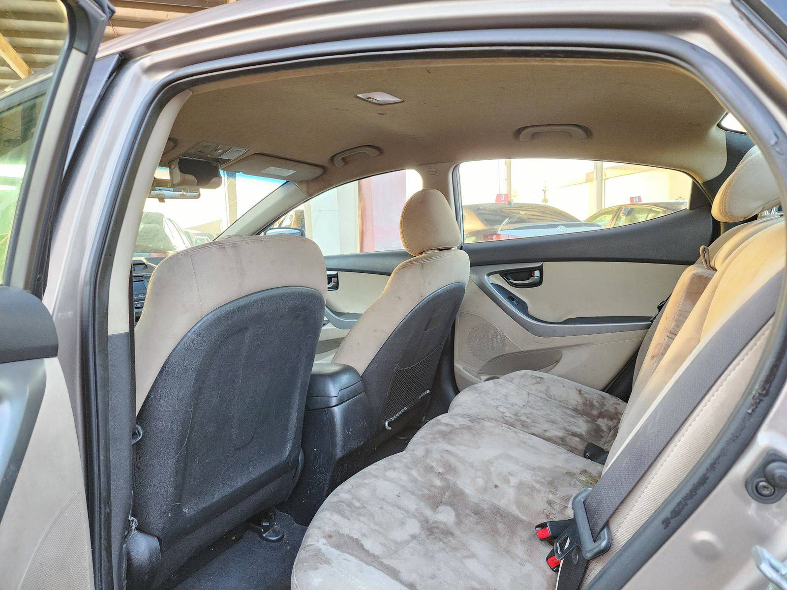 2015 HYUNDAI ELANTRA — 147979 Miles — Lot 48048644 — Souq - Marhaba Auctions Used Cars - Image 6