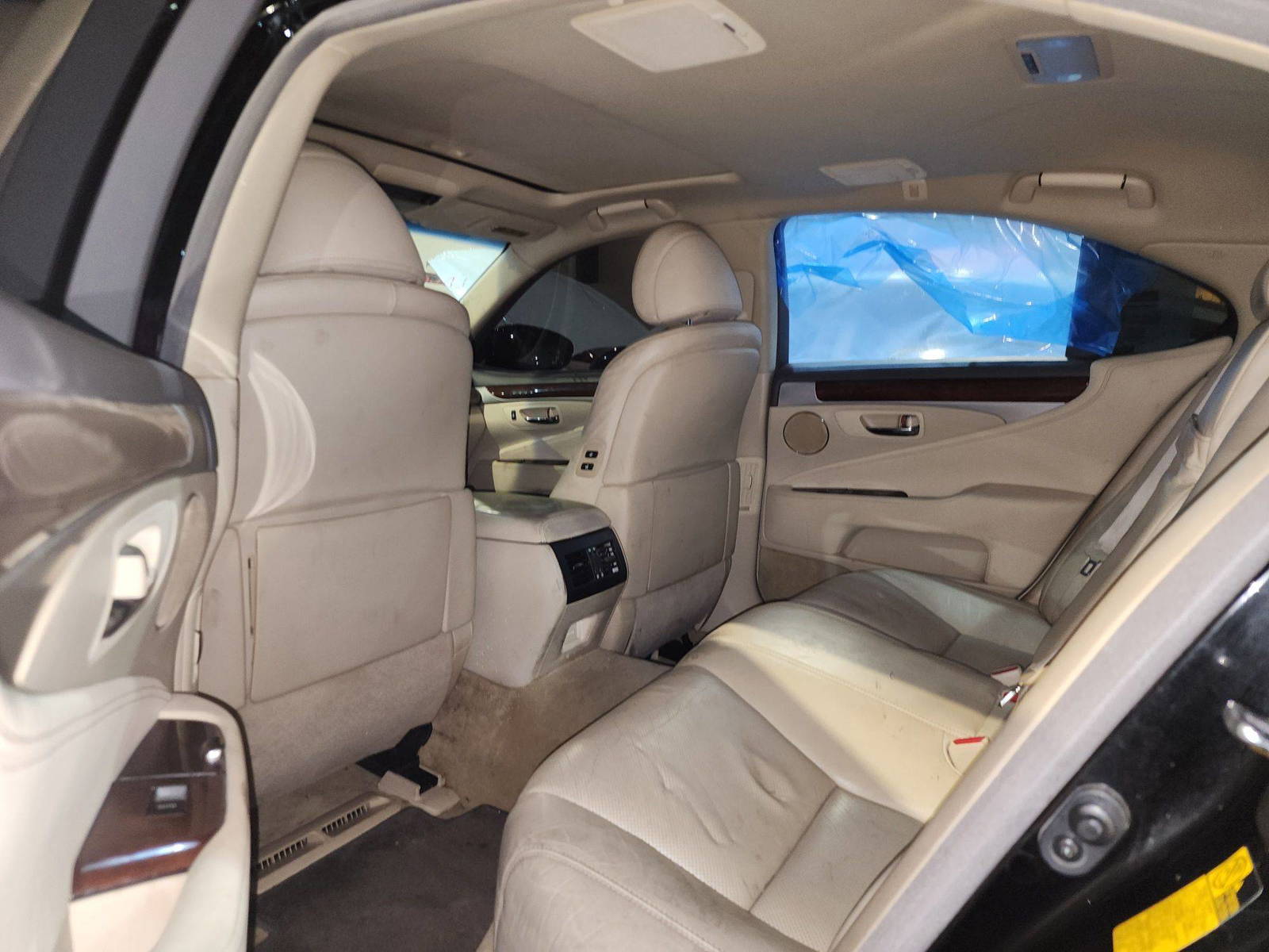 2014 LEXUS LS 460 — 124214 Miles — Lot 44198985 — Al Quoz - Marhaba Auctions Used Cars - Image 7