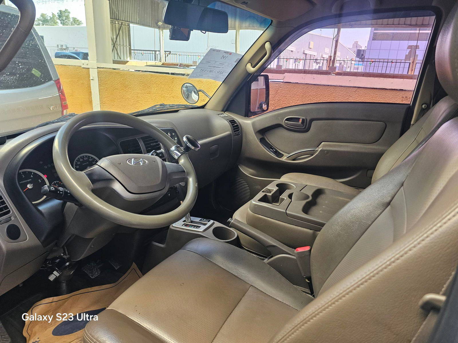 2016 HYUNDAI PORTER 2 — 240096 KM — Lot 316491 — Main - Marhaba Auctions Used Cars - Image 8