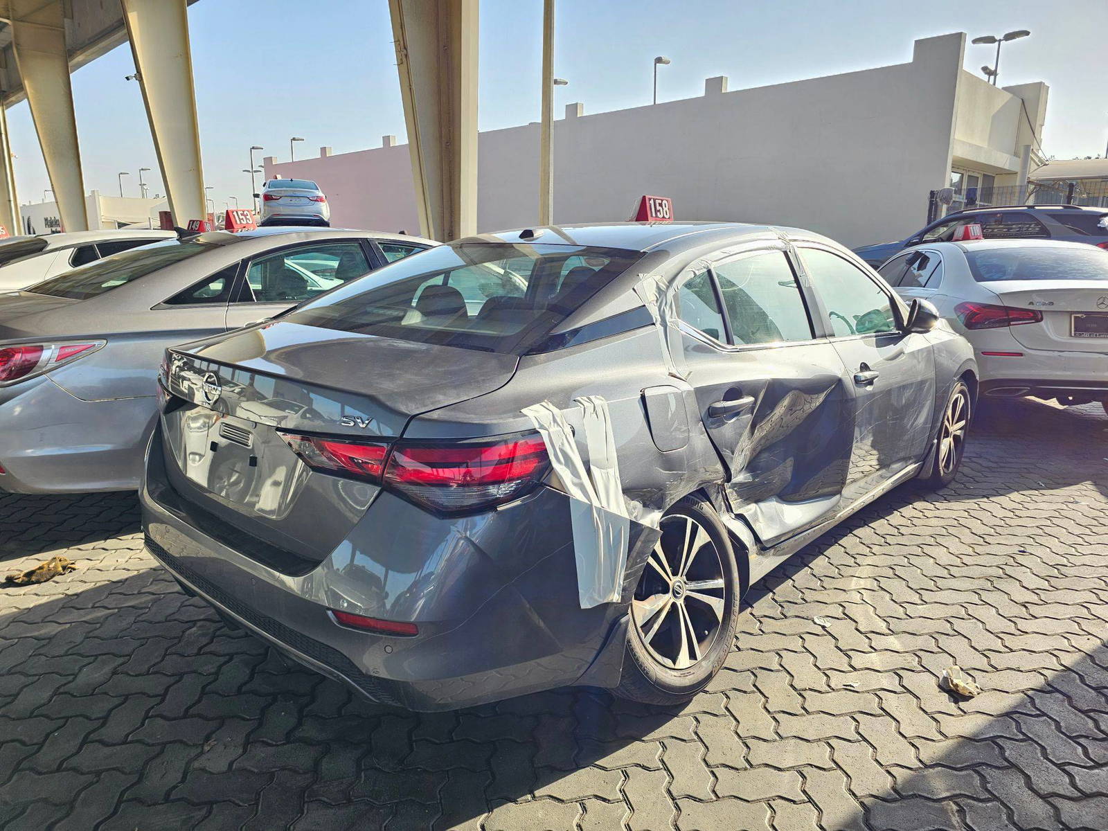 2022 NISSAN SENTRA — 32995 Miles — Lot Y211206 — Souq - Marhaba Auctions Used Cars - Image 5