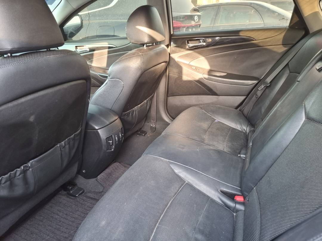 2010 HYUNDAI SONATA — 233478 KM — Lot 215487 — Main - Marhaba Auctions Used Cars - Image 7