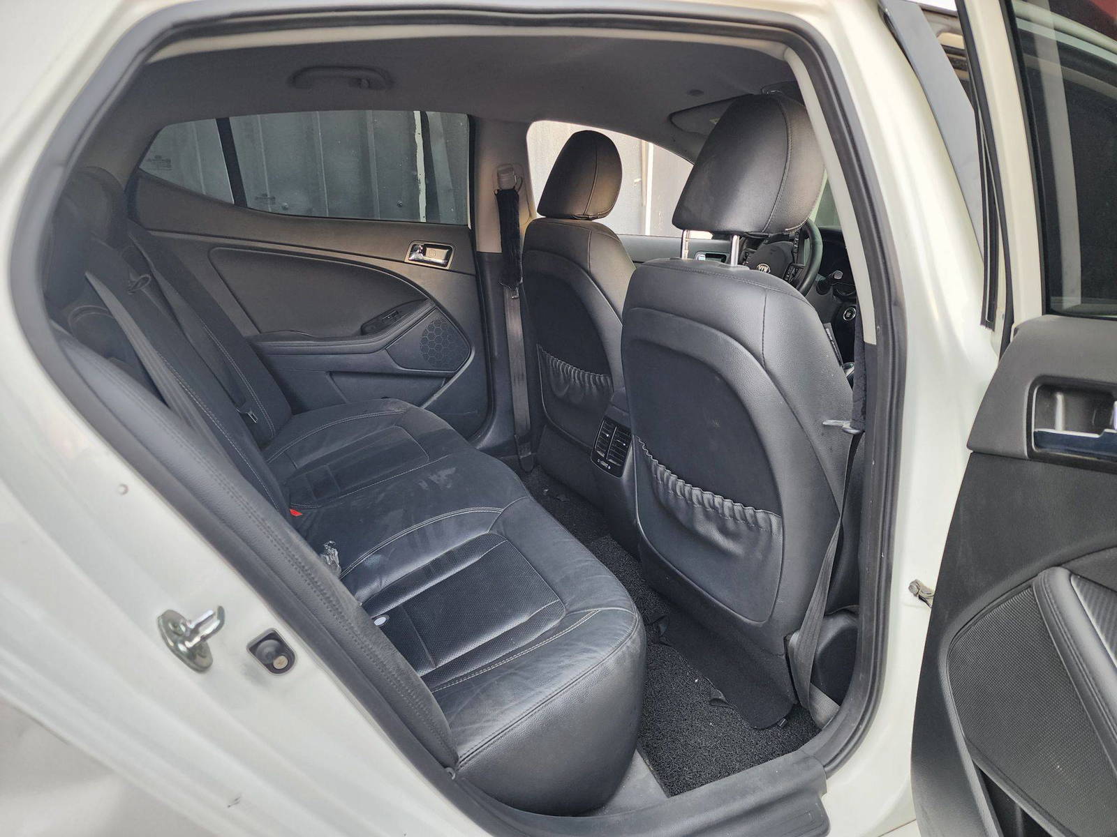 2013 KIA K5 — 186448 KM — Lot 050866 — Al Quoz - Marhaba Auctions Used Cars - Image 7