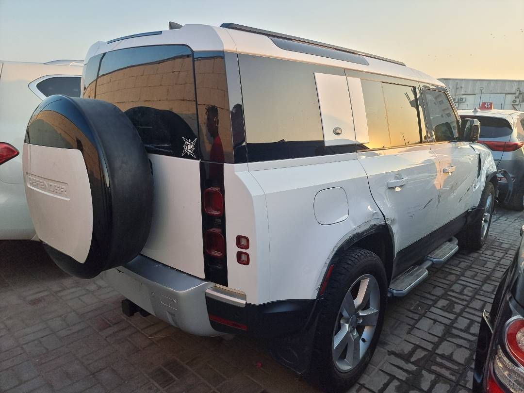 LAND ROVER DEFENDER 110 P400 S 2024 - Marhaba Auction Used Cars - Image 4