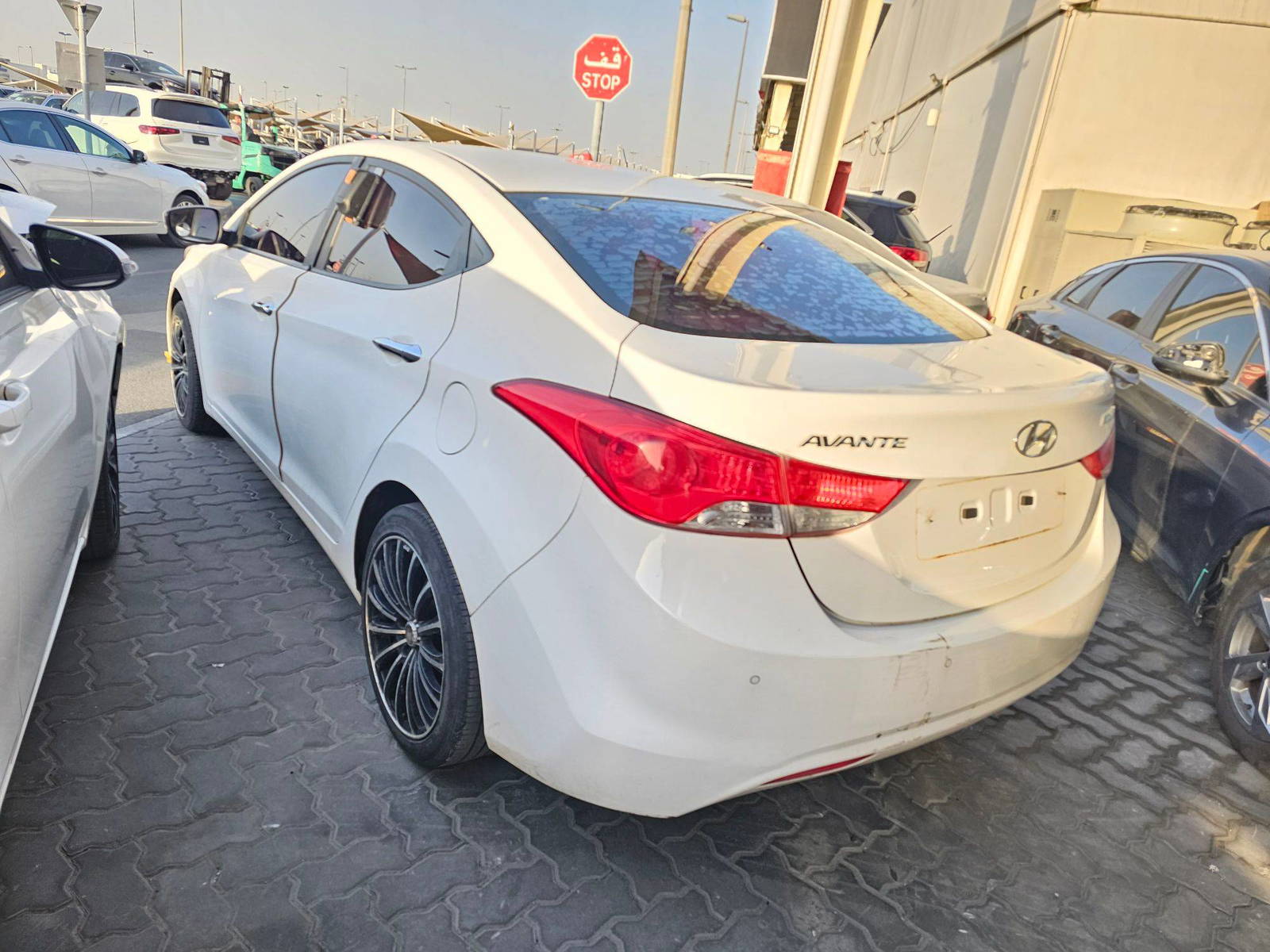 2012 HYUNDAI AVANTE — 250268 KM — Lot DBCU457730 — Souq - Marhaba Auctions Used Cars - Image 5