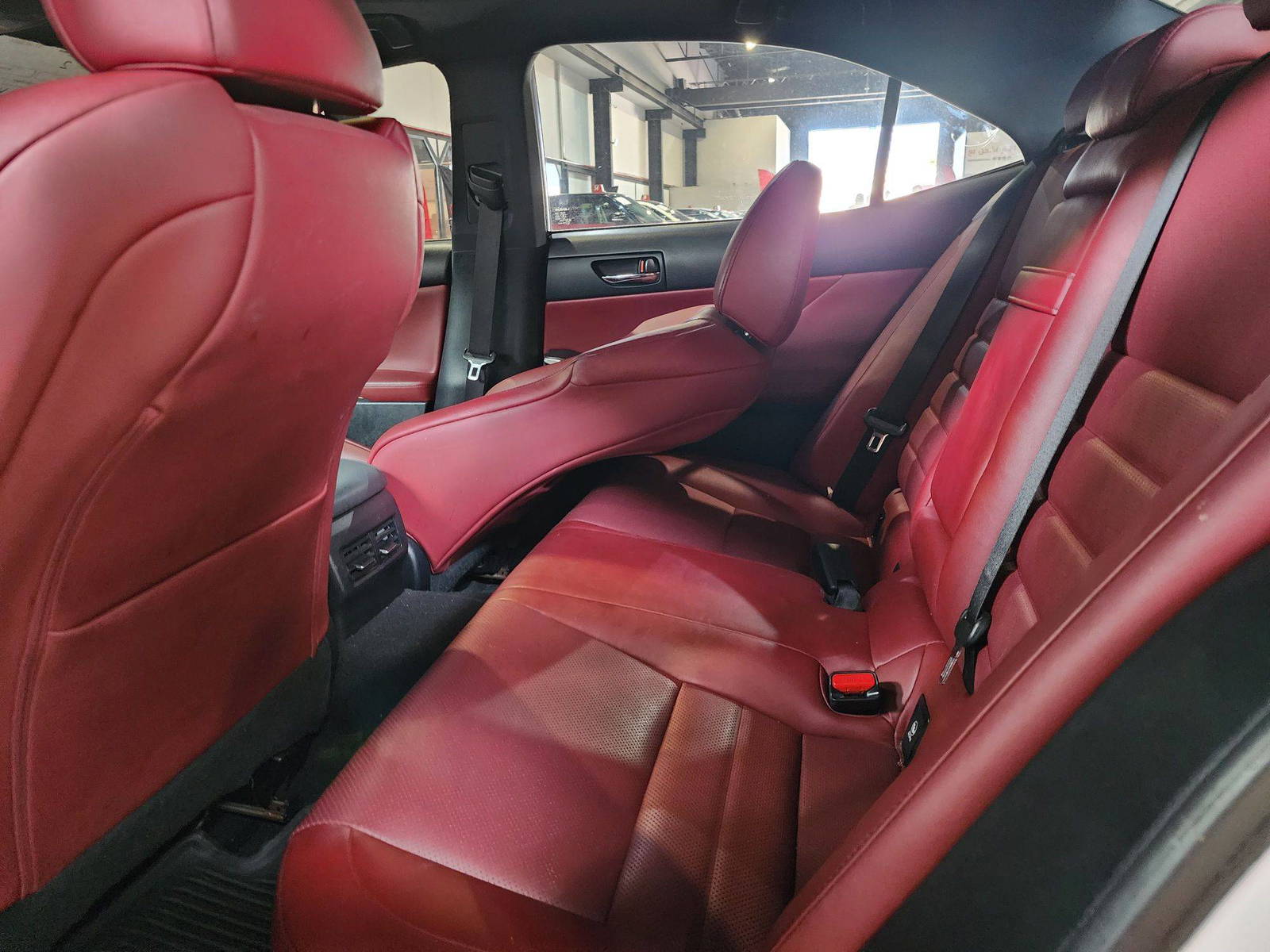 2015 LEXUS IS 250 — 118723 Miles — Lot 29402 — Al Quoz - Marhaba Auctions Used Cars - Image 9