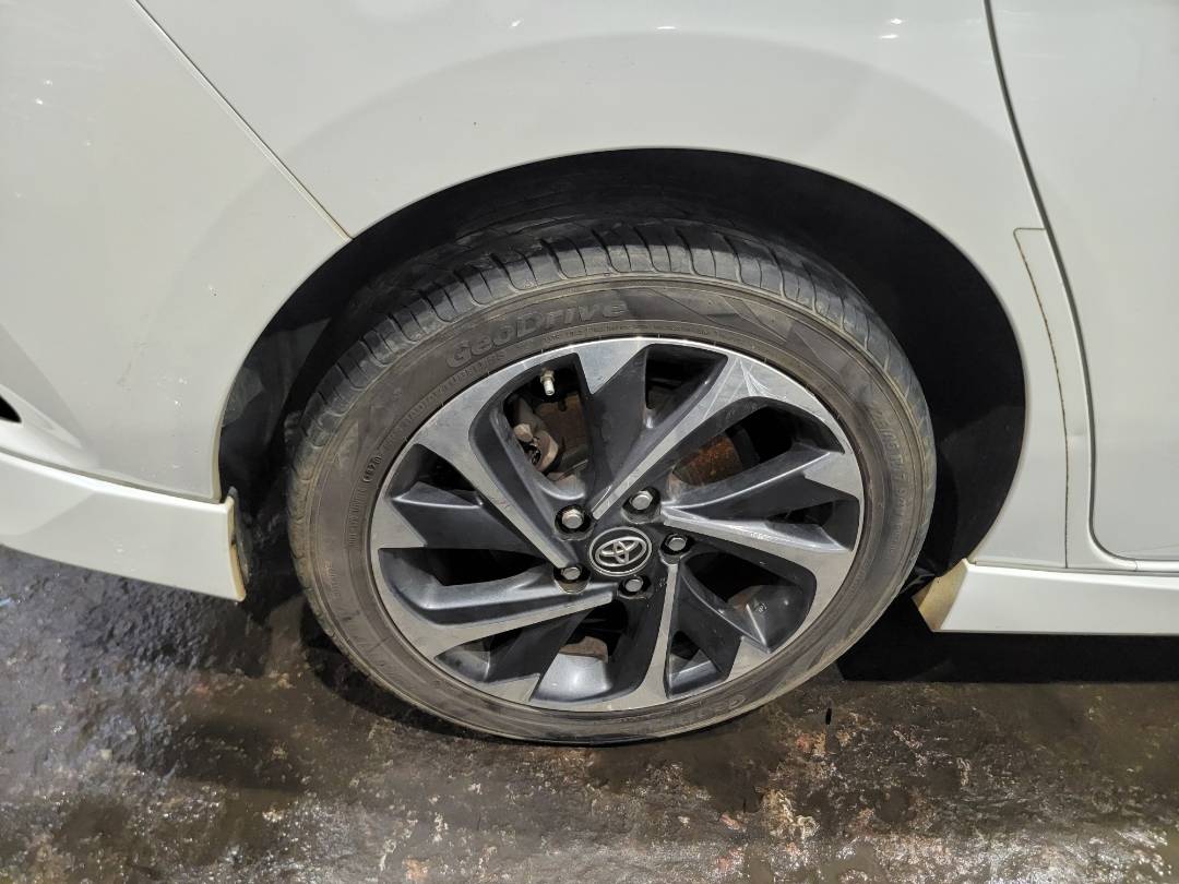 2018 TOYOTA COROLLA — 118522 Miles — Lot 38810996 — Main - Marhaba Auctions Used Cars - Image 5