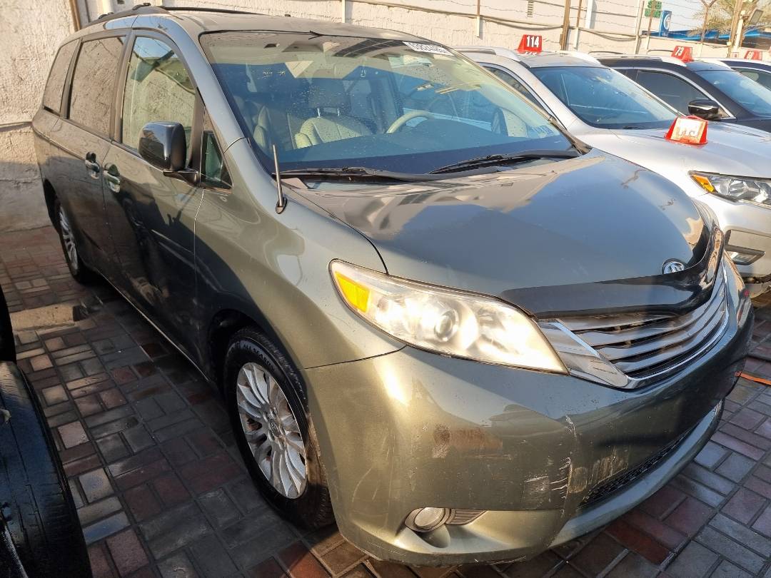 2011 TOYOTA SIENNA — 171113 Miles — Lot 109033 — Ind. 12 - Marhaba Auctions Used Cars - Image 3