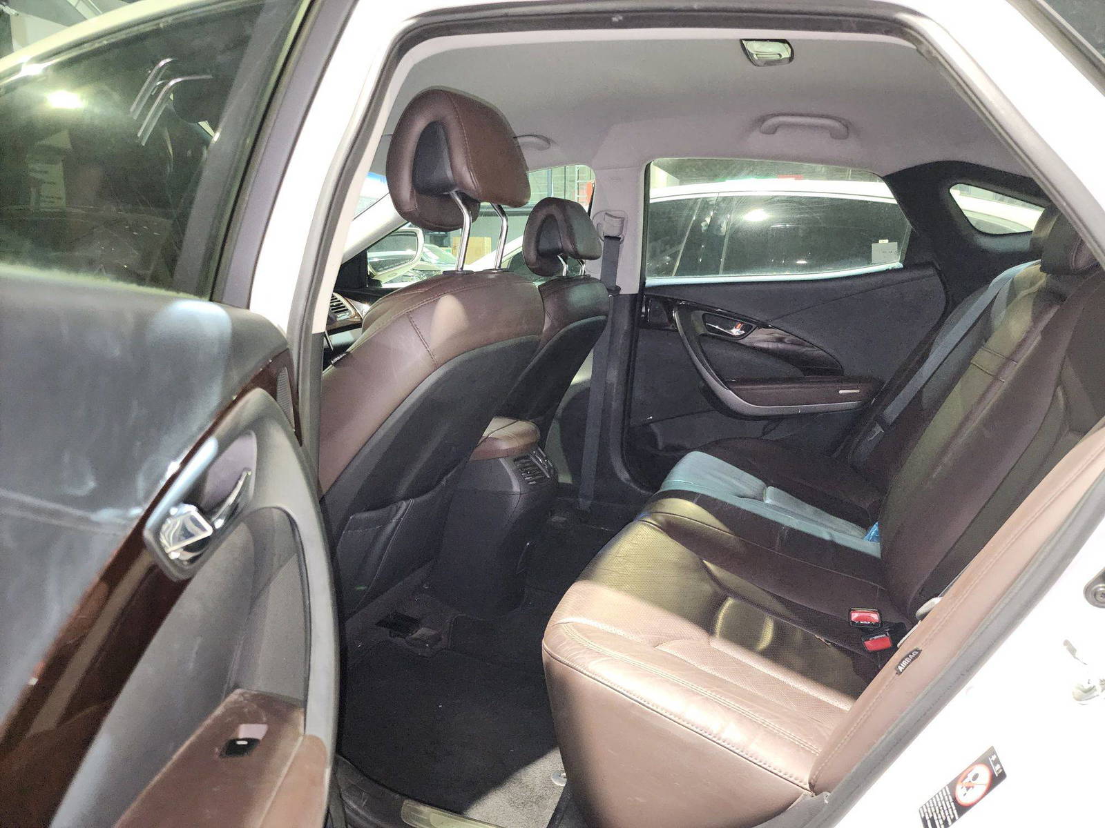 2014 HYUNDAI GRANDEUR — 187585 KM — Lot 332937 — Al Quoz - Marhaba Auctions Used Cars - Image 9