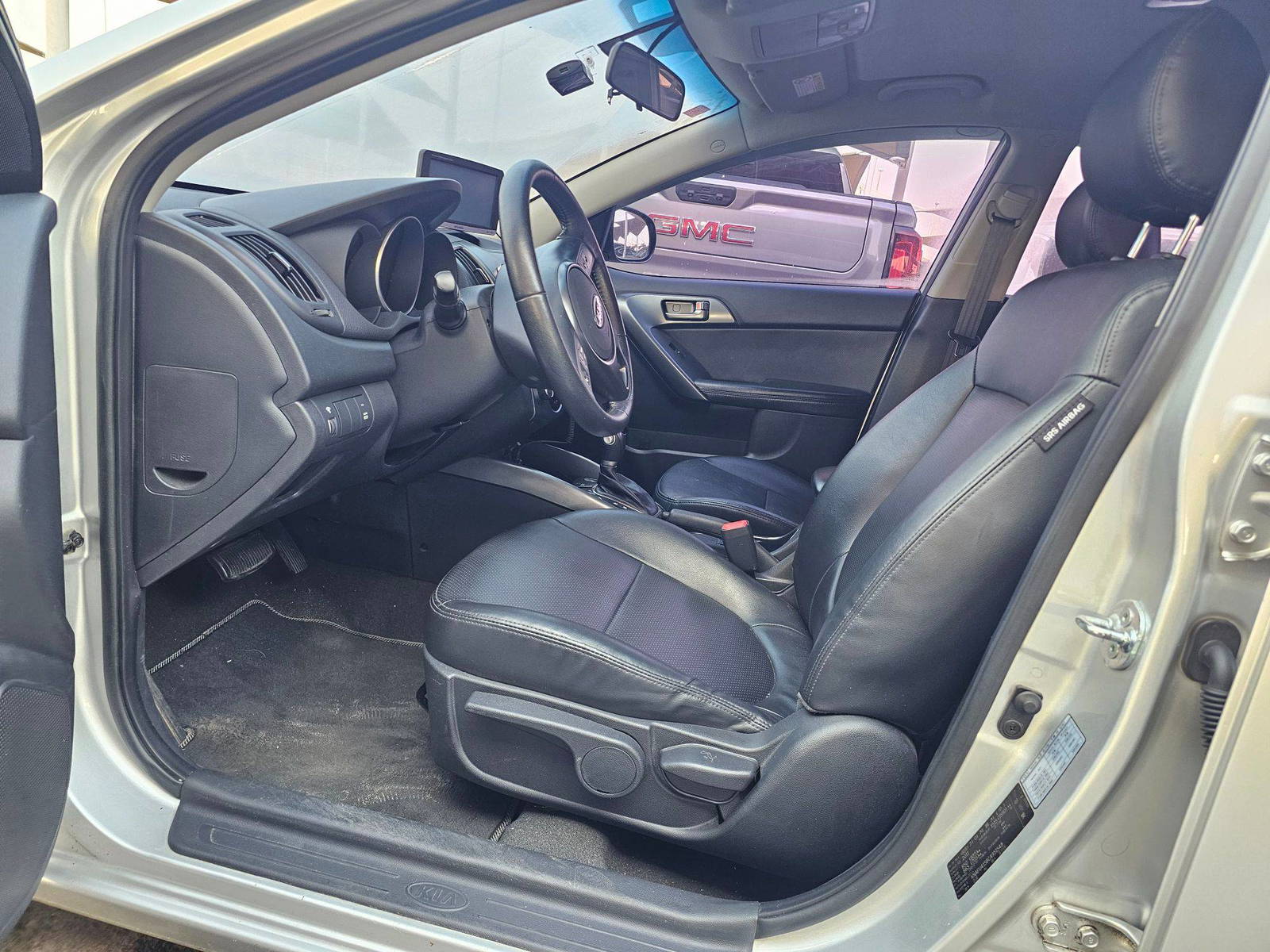 2012 KIA FORTE — 151163 KM — Lot CA951548 — Souq - Marhaba Auctions Used Cars - Image 8