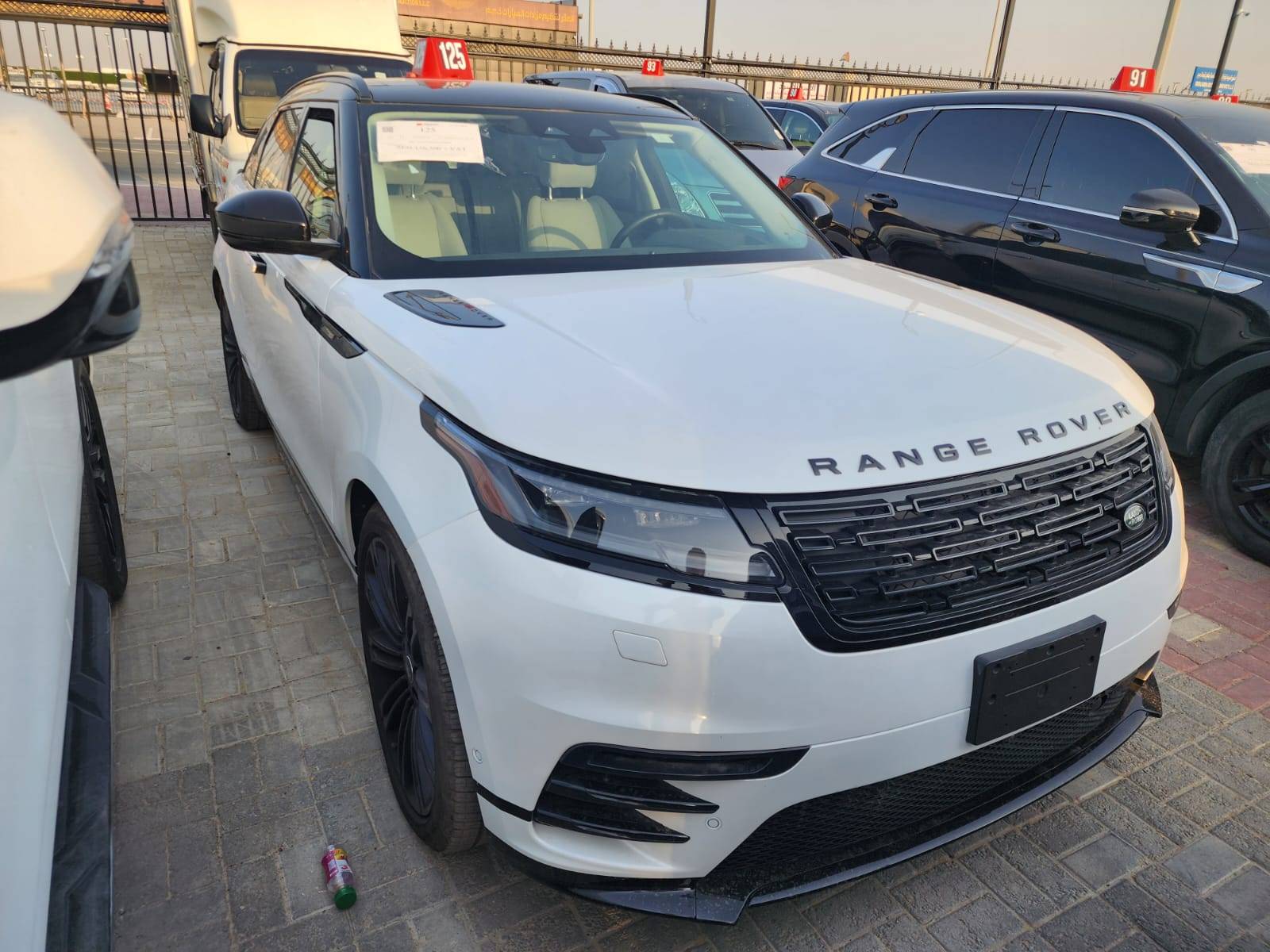 2025 LAND ROVER RANGE ROVER VELAR — 8816 KM — Lot 57614055 - Marhaba Auctions Used Cars - Image 4