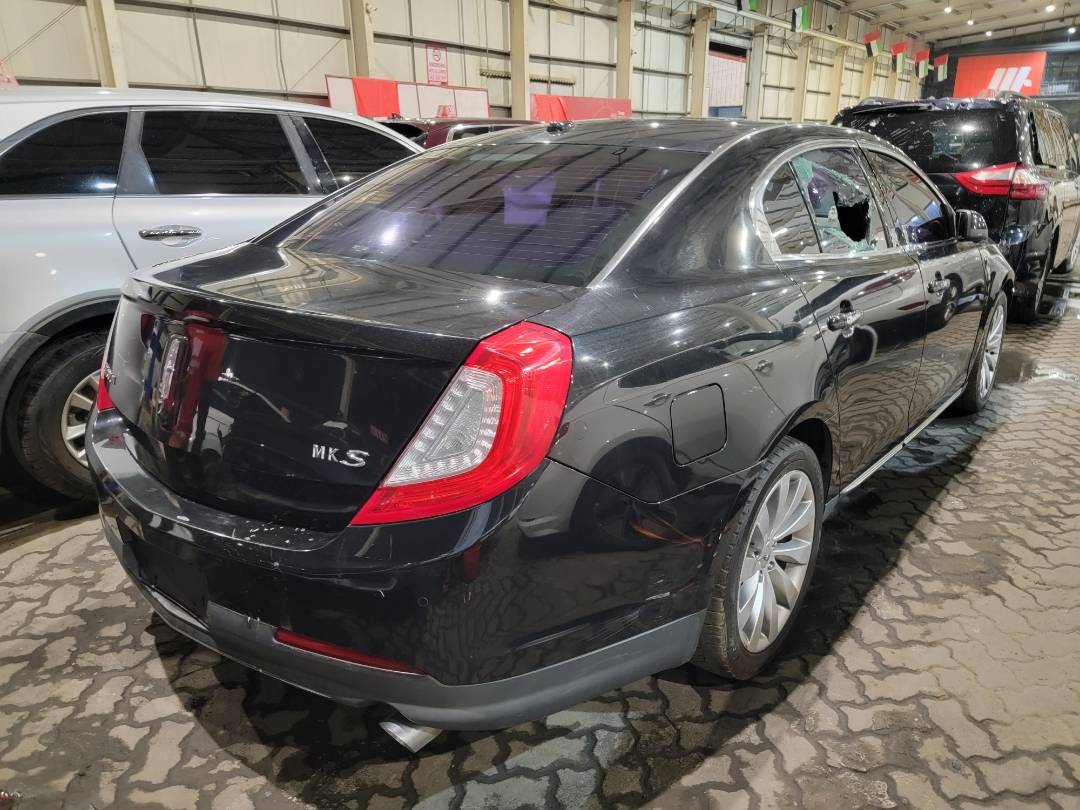 2014 LINCOLN MKS — 244597 KM — Lot EG612696 — Main - Marhaba Auctions Used Cars - Image 4