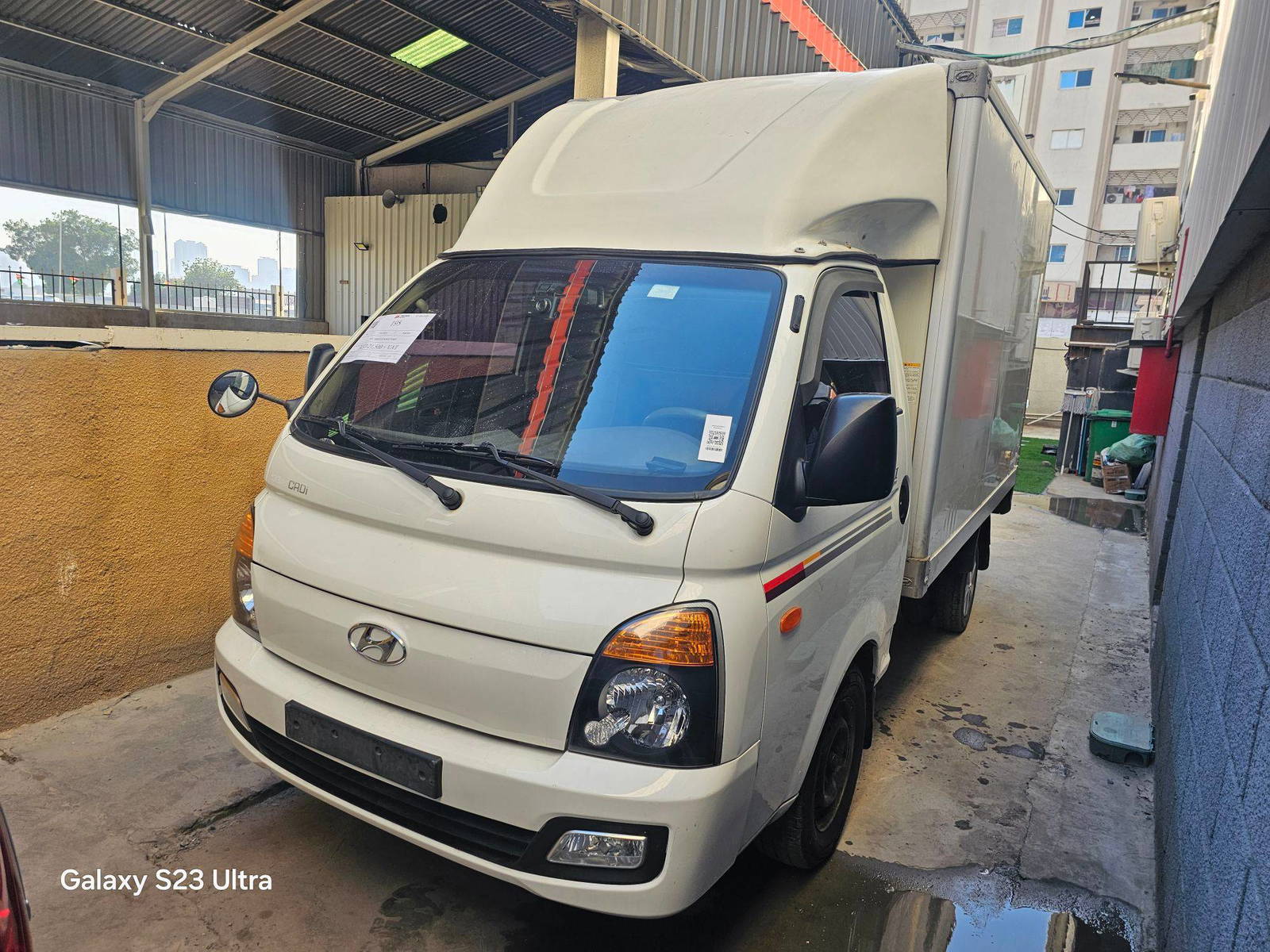 2016 HYUNDAI PORTER 2 — 240096 KM — Lot 316491 — Main - Marhaba Auctions Used Cars - Image 4