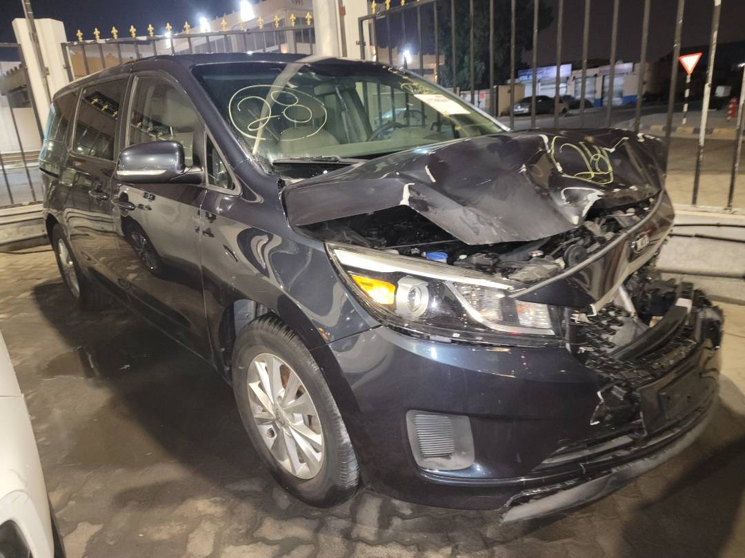 2017 KIA SEDONA — 92755 Miles — Lot 6306581 - Marhaba Auctions Used Cars - Image 4