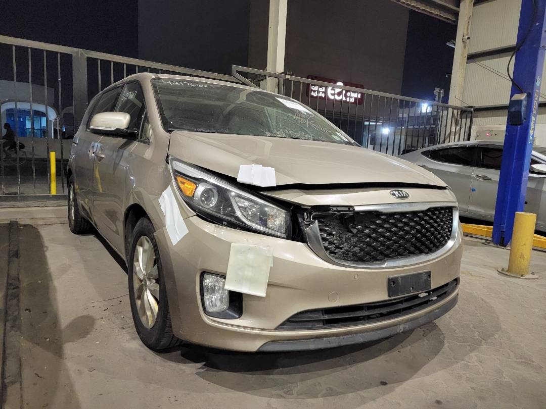 2017 KIA SEDONA — 190754 Miles — Lot 42176607 — Souq - Marhaba Auctions Used Cars - Image 4