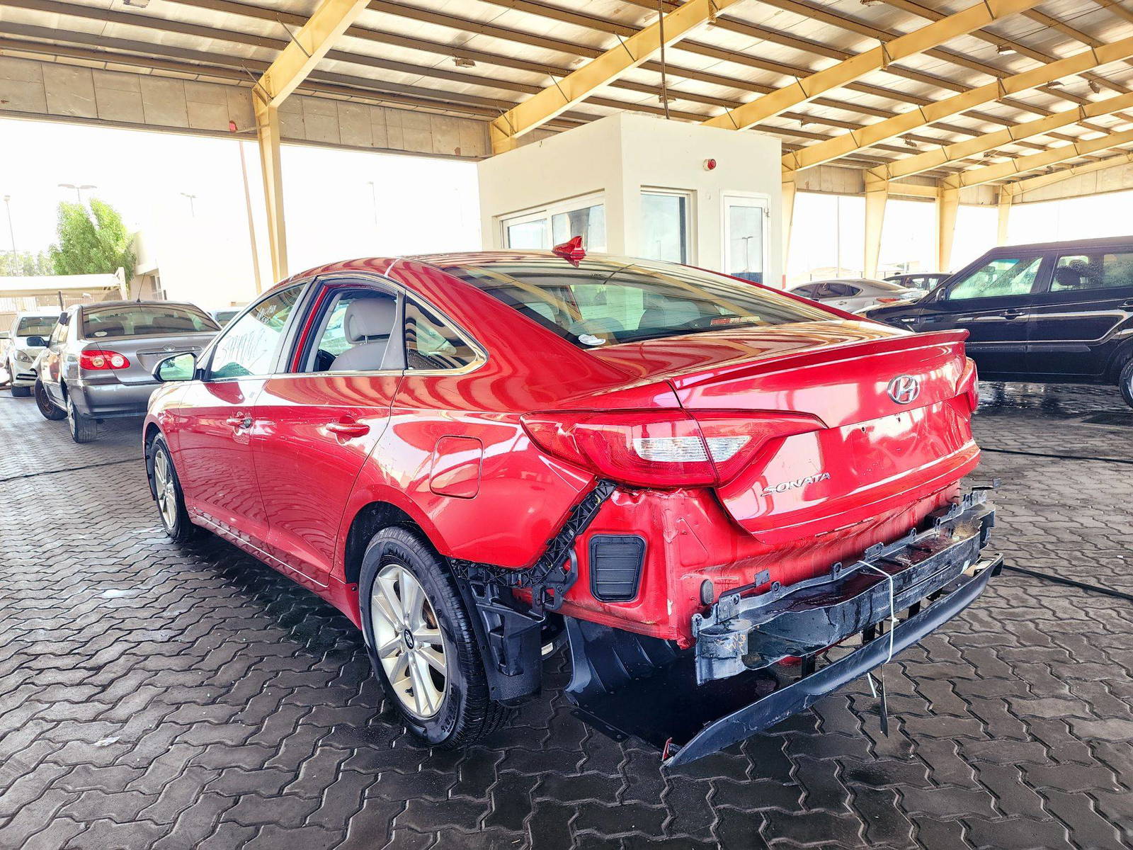 2017 HYUNDAI SONATA — 115570 Miles — Lot 215487 — Souq - Marhaba Auctions Used Cars - Image 4