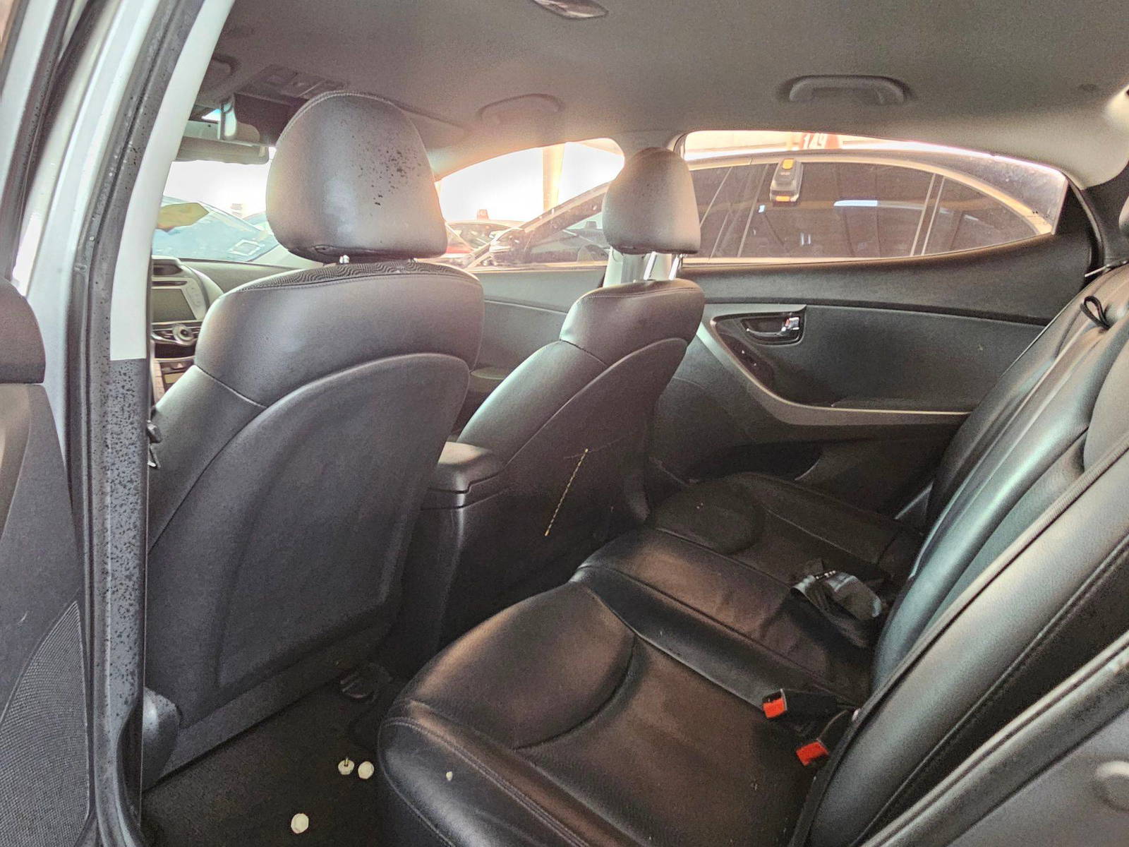 2011 HYUNDAI AVANTE — 186544 KM — Lot 083240 — Souq - Marhaba Auctions Used Cars - Image 6