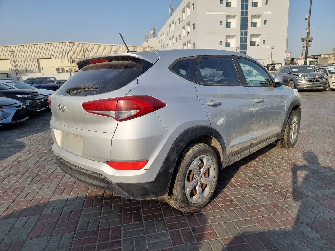 2016 HYUNDAI TUCSON — 169897 KM — Lot 125487 — Main - Marhaba Auctions Used Cars - Image 4