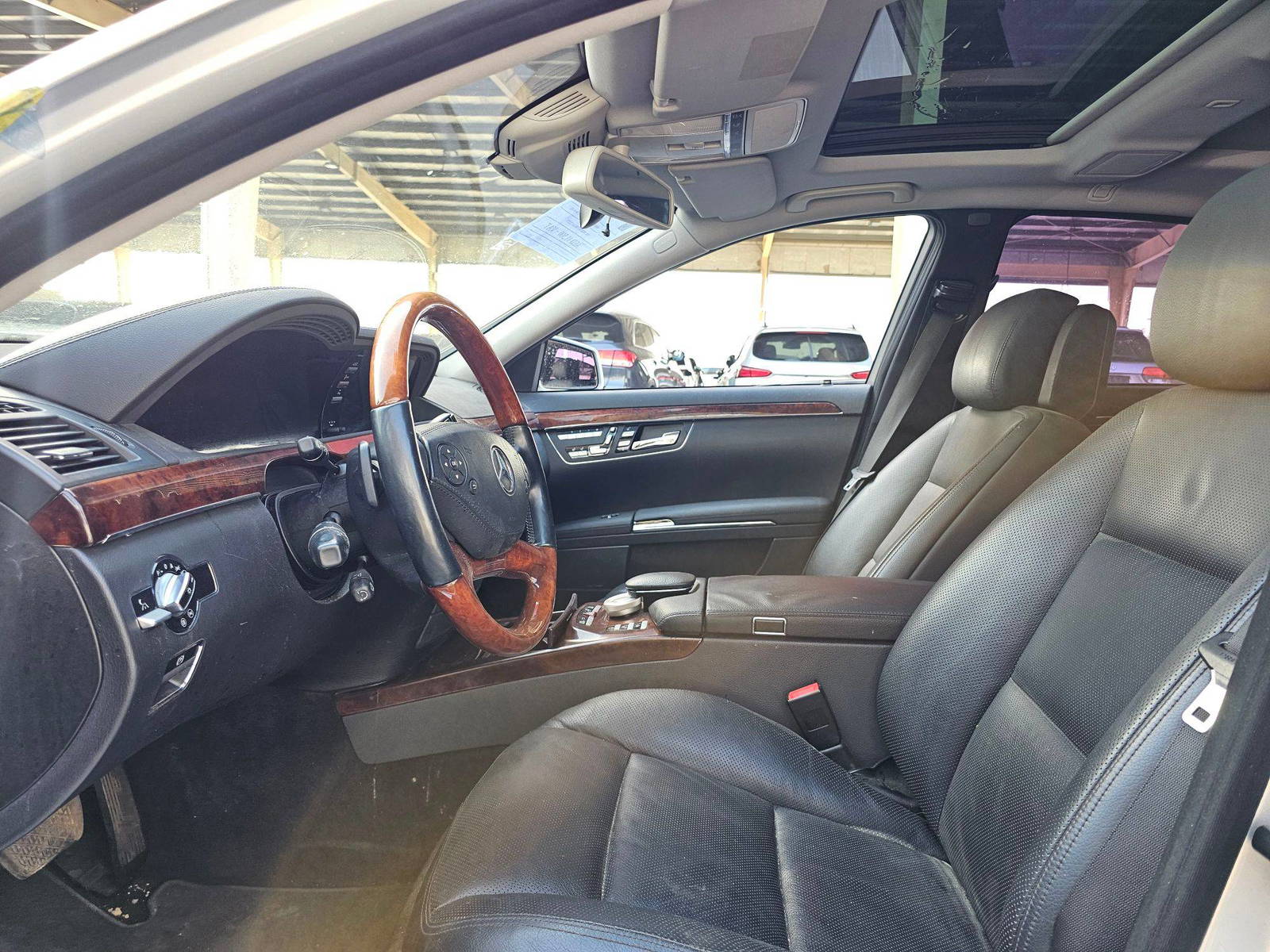 2010 MERCEDES BENZ S 500 4MATIC — 276142 KM — Lot A32137 — Souq - Marhaba Auctions Used Cars - Image 9
