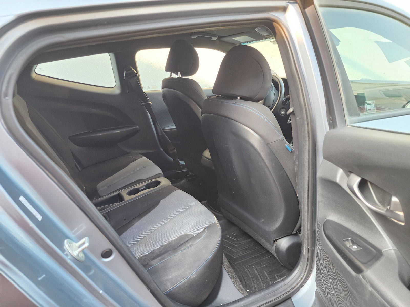 HYUNDAI VELOSTER 2019 - Marhaba Auction Used Cars - Image 7