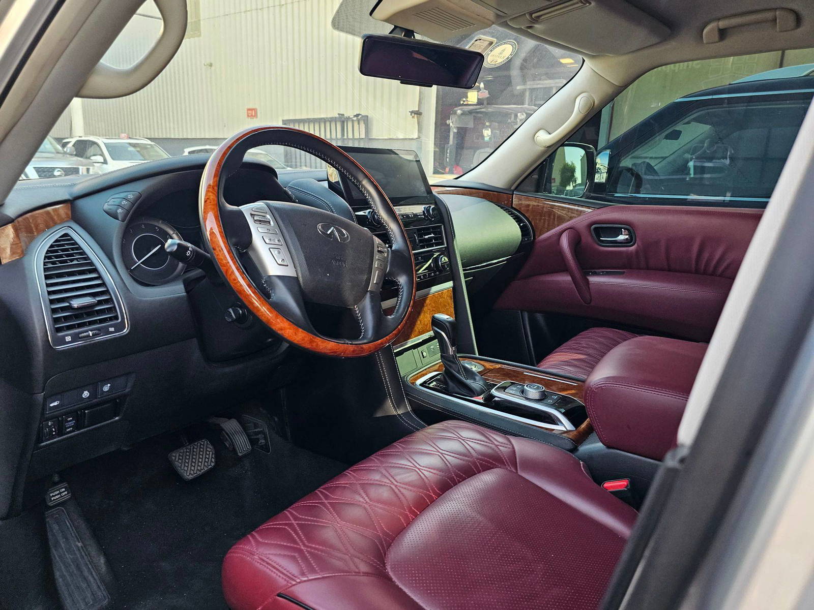 2019 INFINITI QX80 — 130481 Miles — Lot 9850223 — Al Sajaa - Marhaba Auctions Used Cars - Image 8
