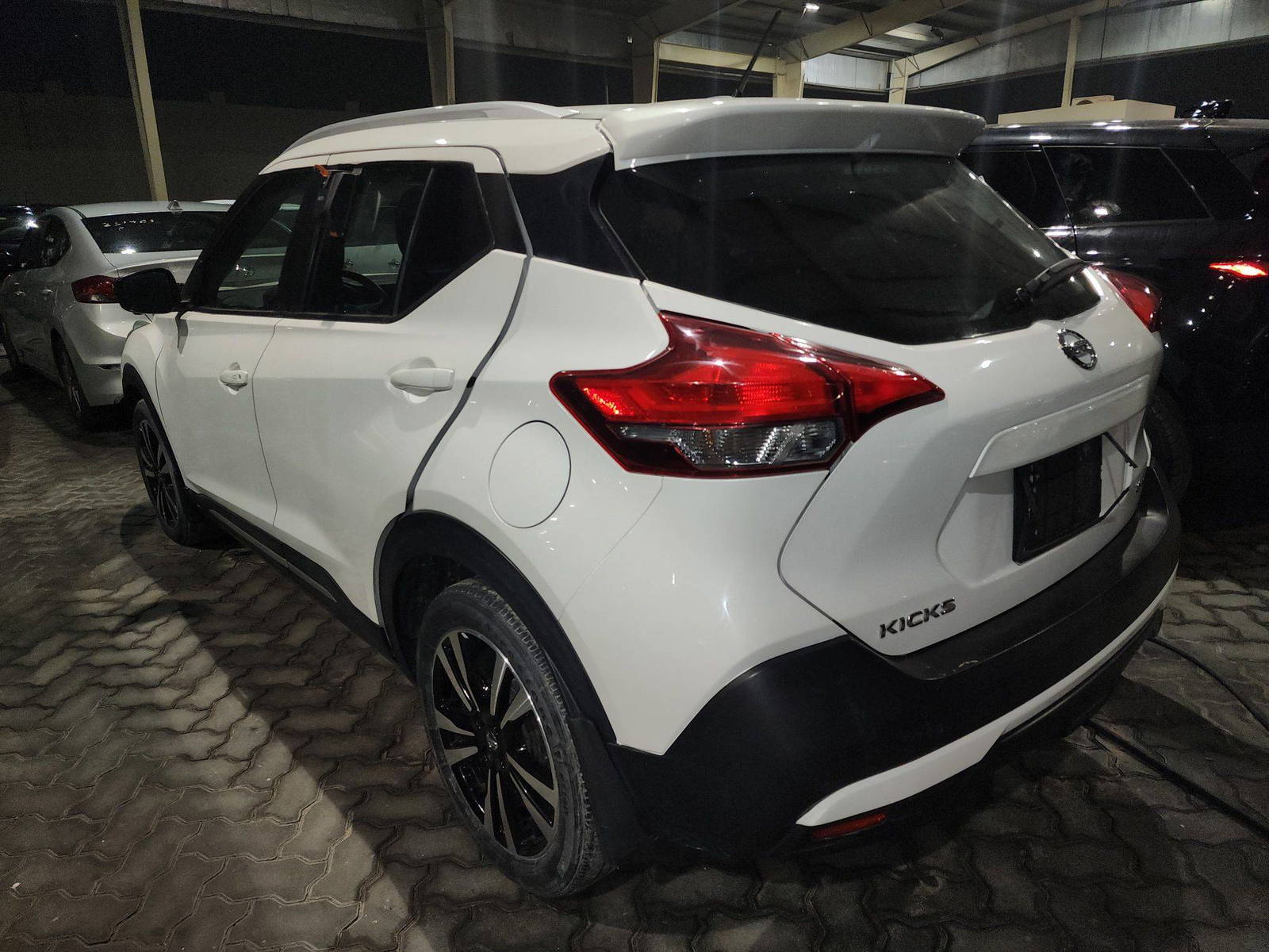 2018 NISSAN KICKS — 81209 Miles — Lot 39275522 - Marhaba Auctions Used Cars - Image 3