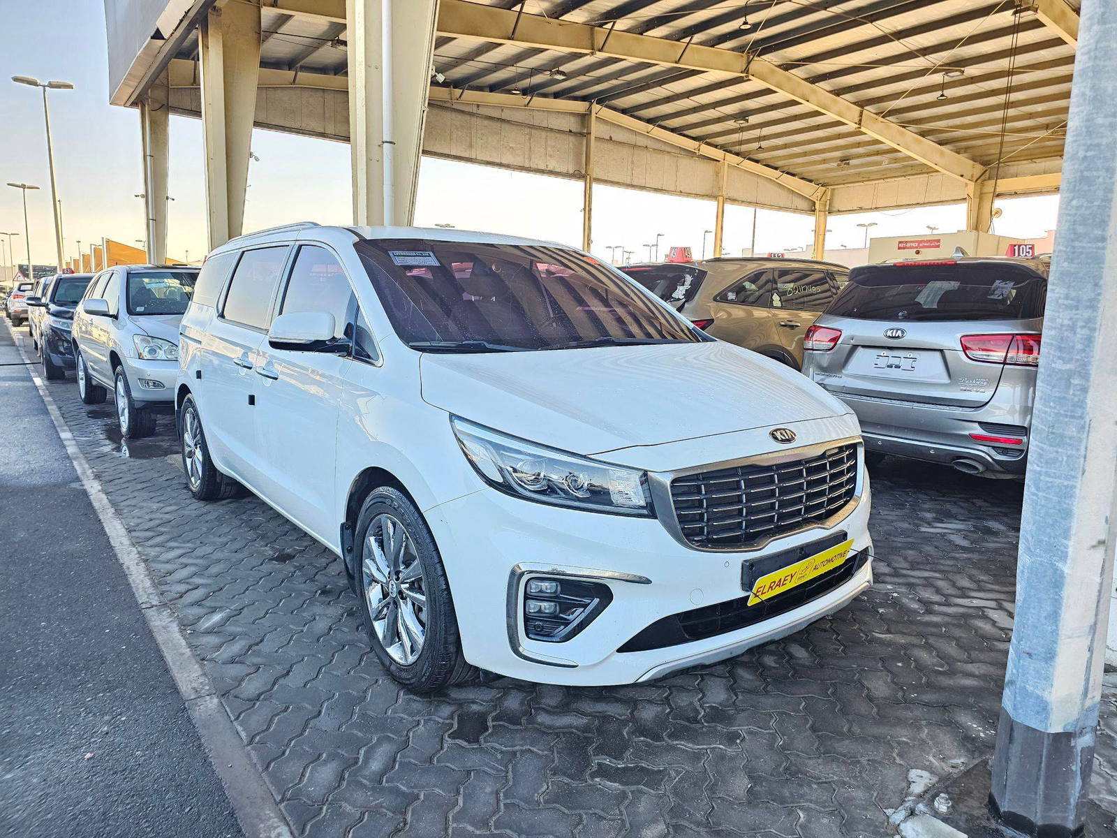 KIA CARNIVAL EX 2019 - Marhaba Auction Used Cars - Image 4
