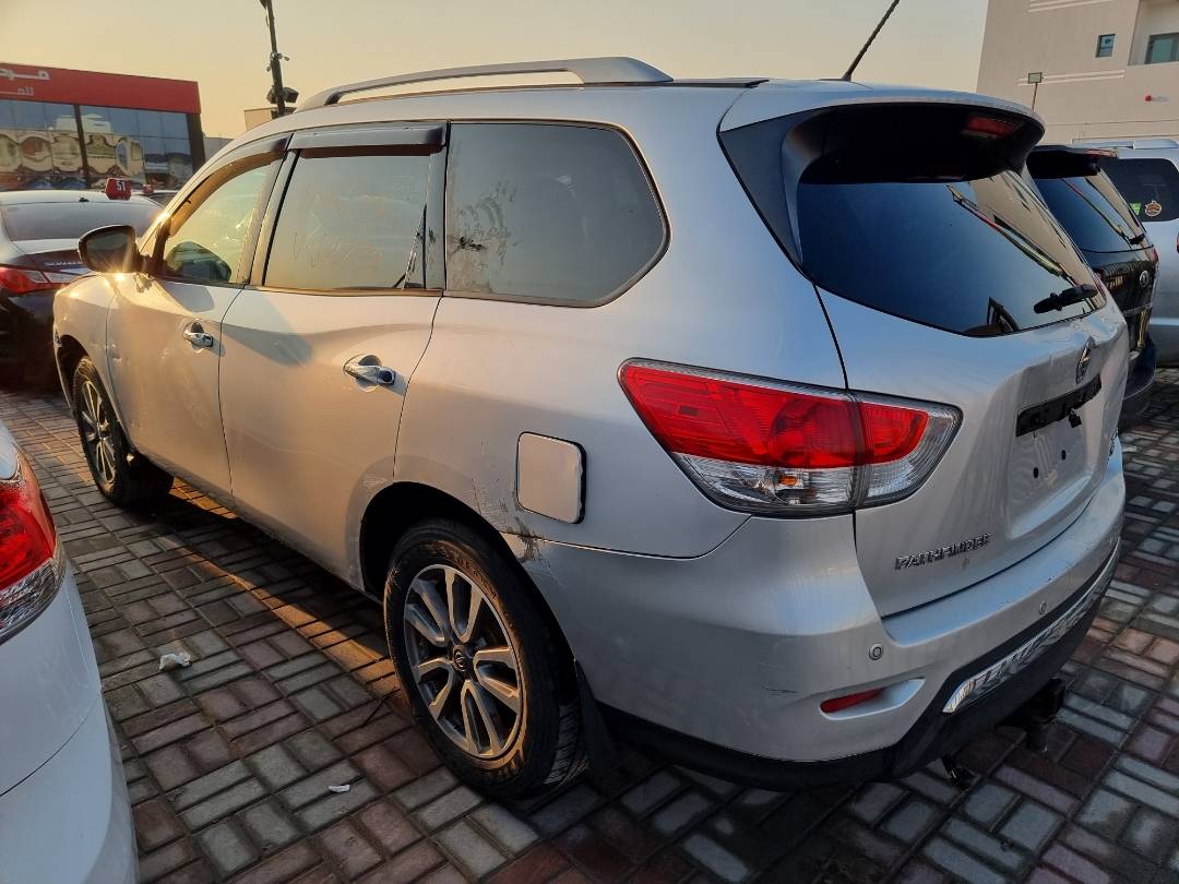 2014 NISSAN PATHFINDER — 191117 Miles — Lot 125487 — Ind. 12 - Marhaba Auctions Used Cars - Image 5